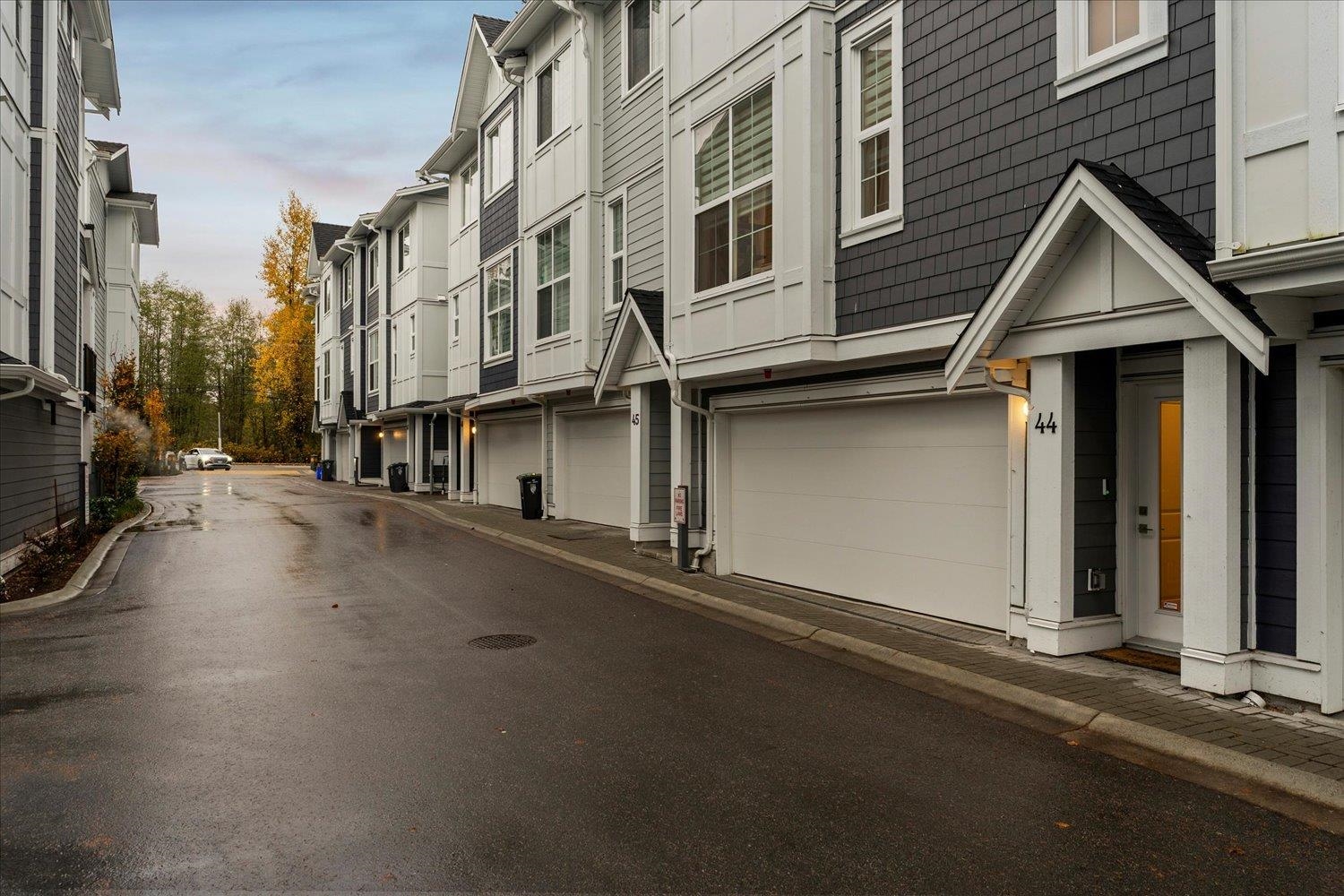 44 20321 80 AVENUE Unit: 44