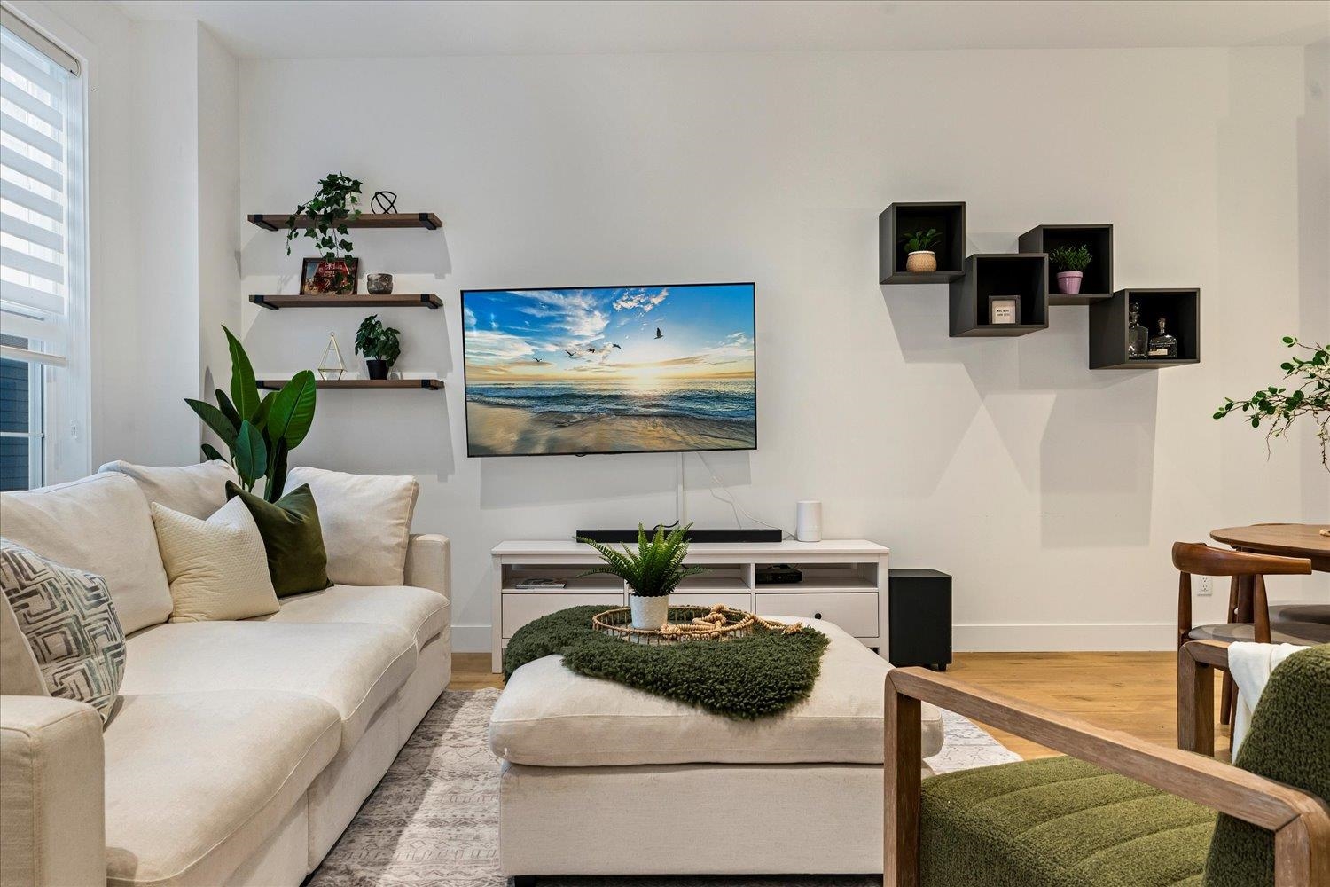 44 20321 80 AVENUE Unit: 44