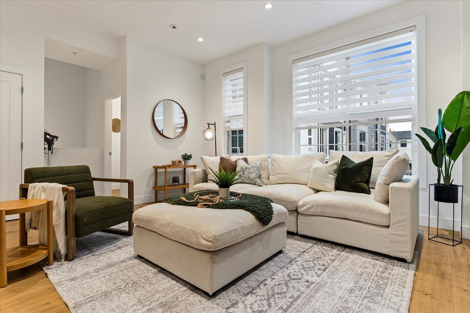 44 20321 80 AVENUE Unit: 44