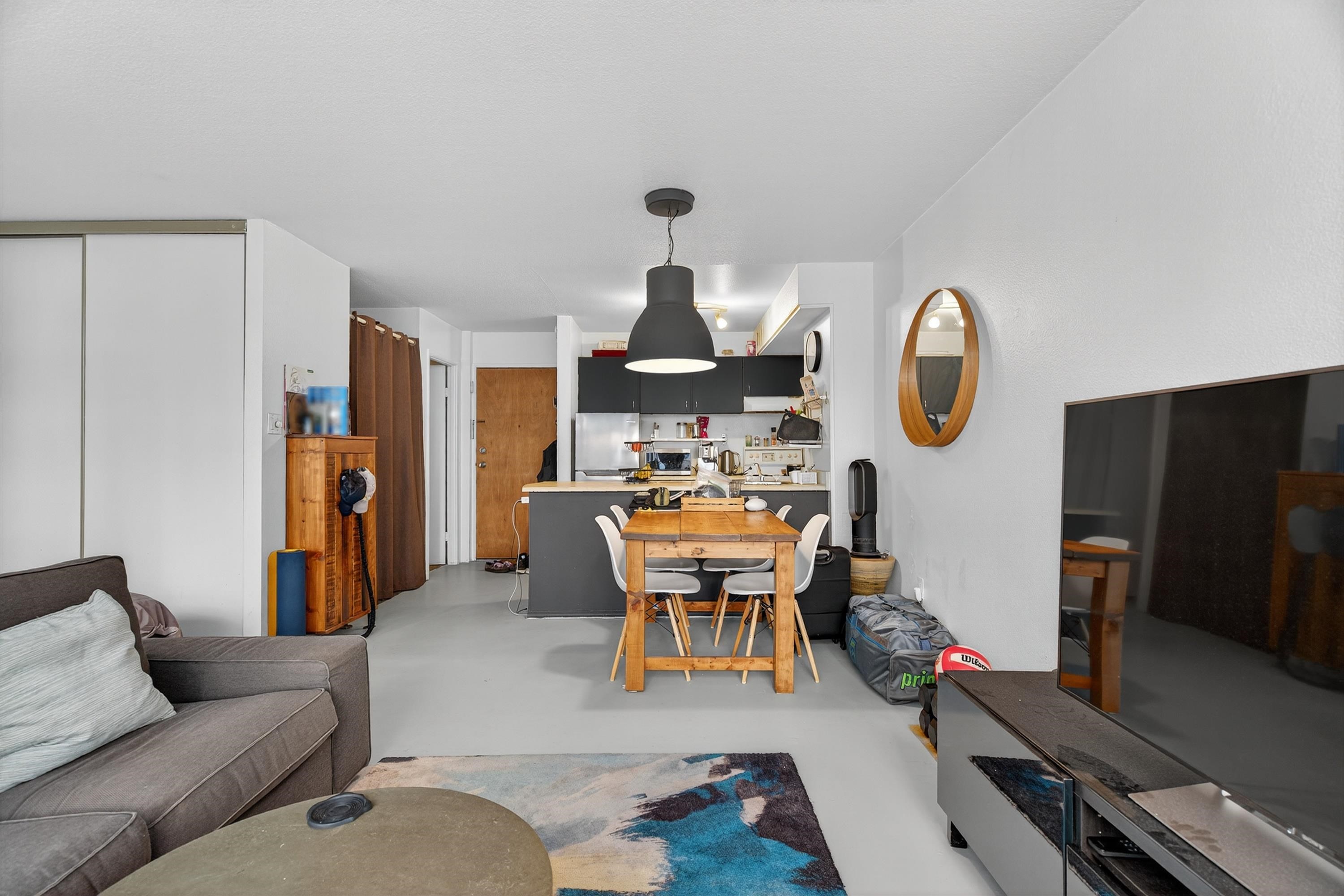 902 950 DRAKE STREET Unit: 902