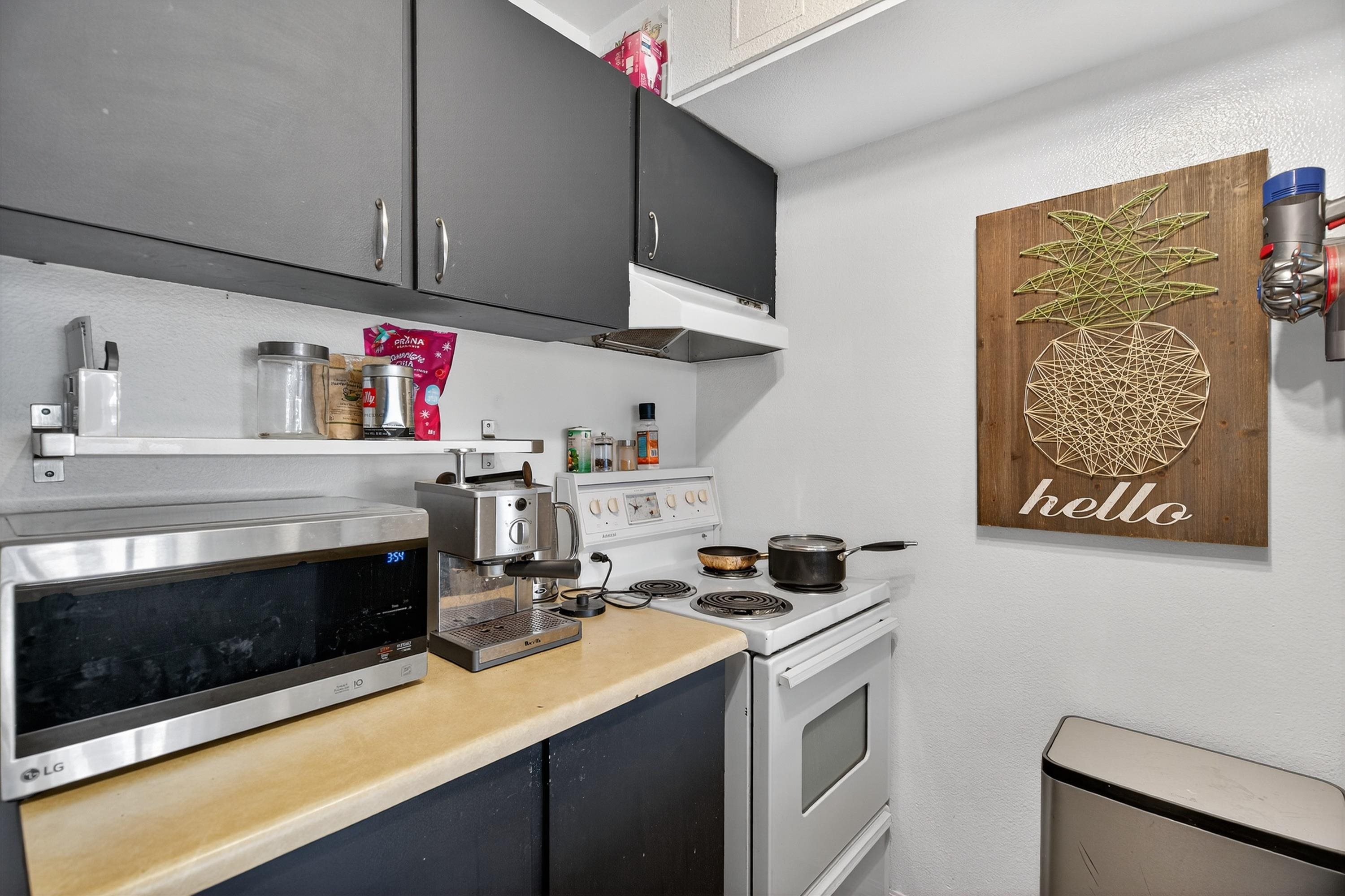 902 950 DRAKE STREET Unit: 902