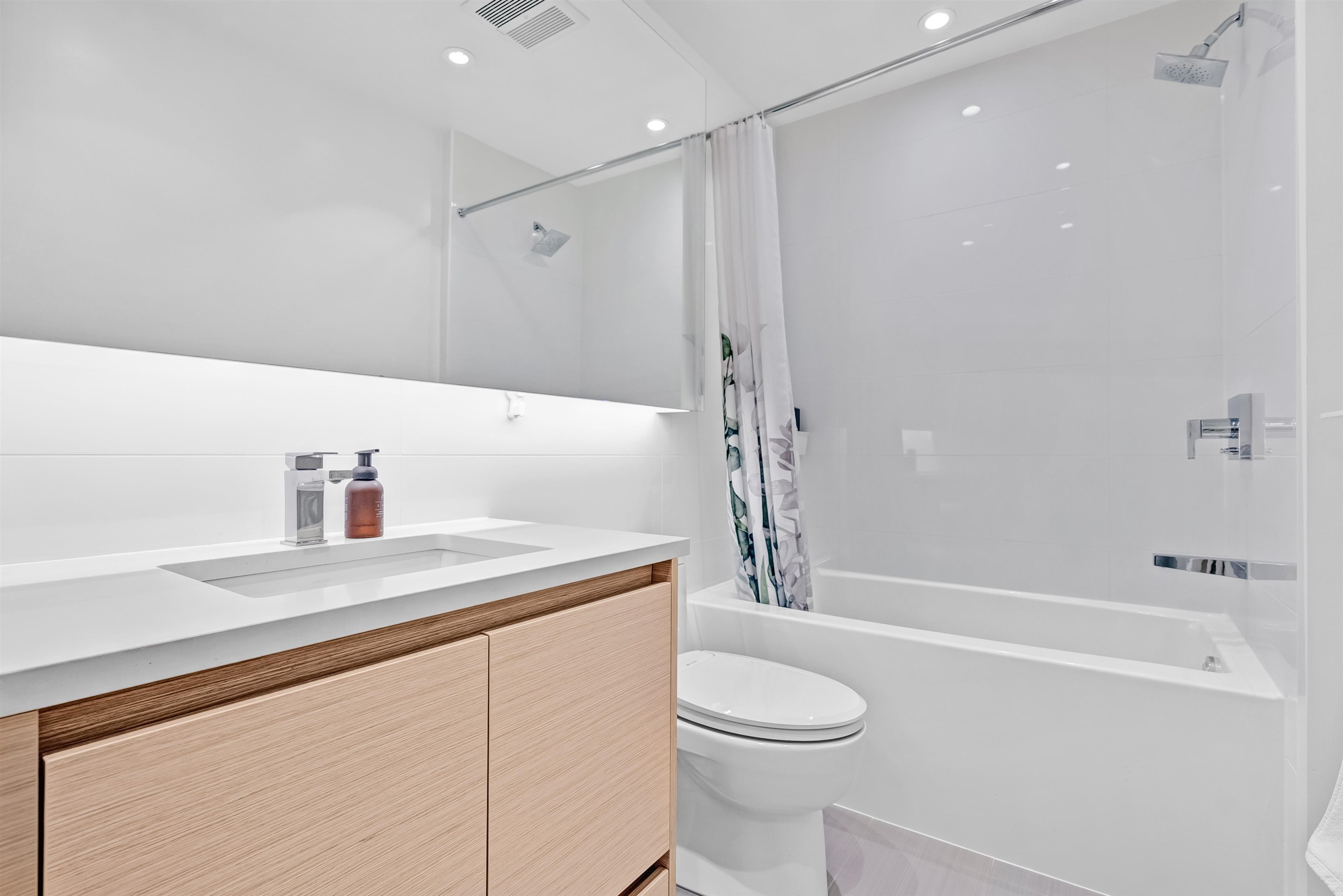 353 8575 RIVERGRASS DRIVE Unit: 353