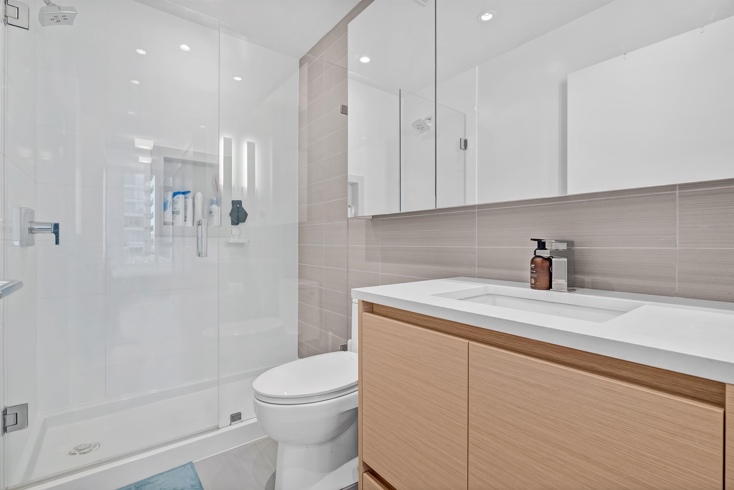 353 8575 RIVERGRASS DRIVE Unit: 353