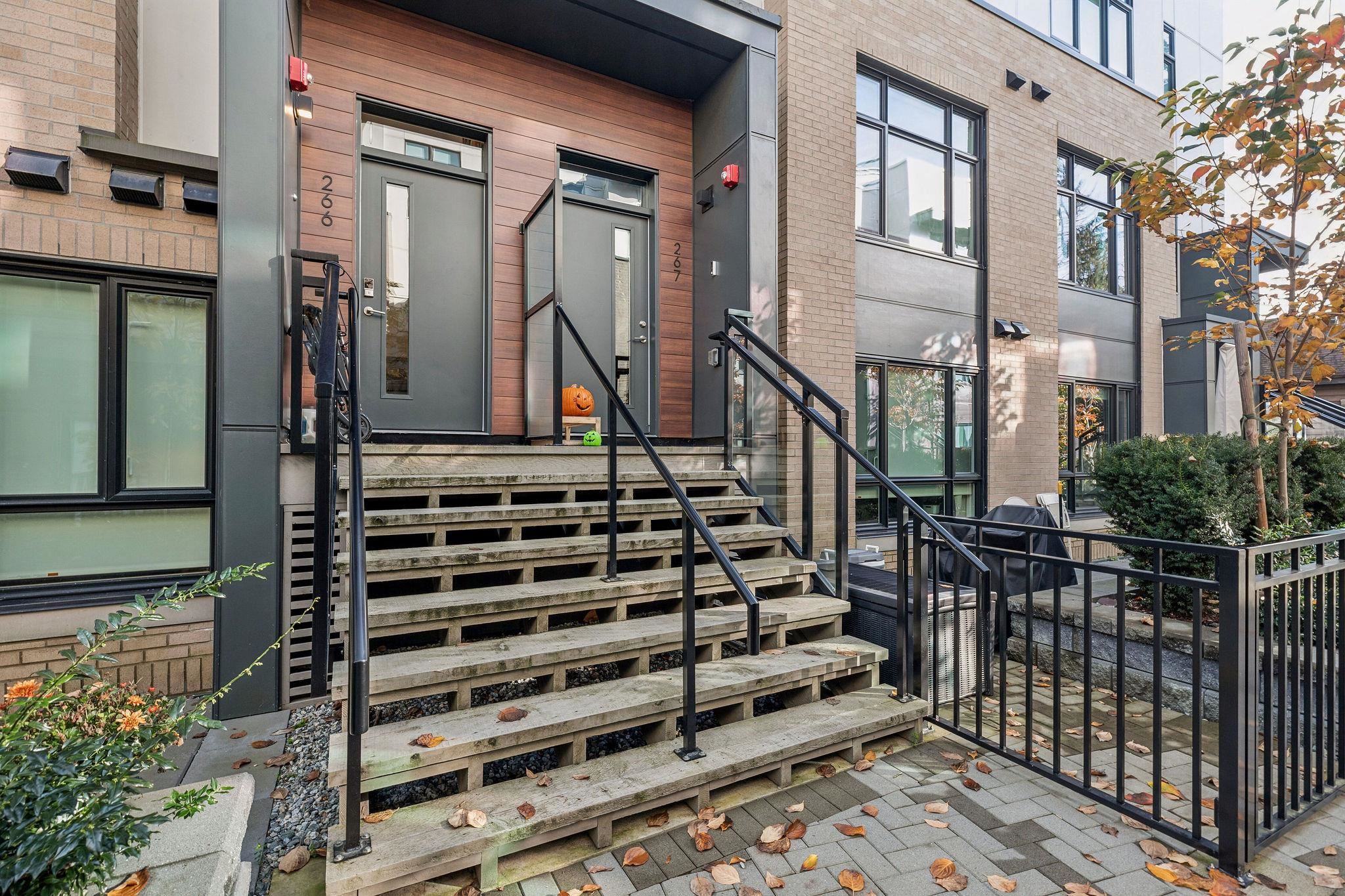 266 2035 GLENAIRE DRIVE Unit: 266