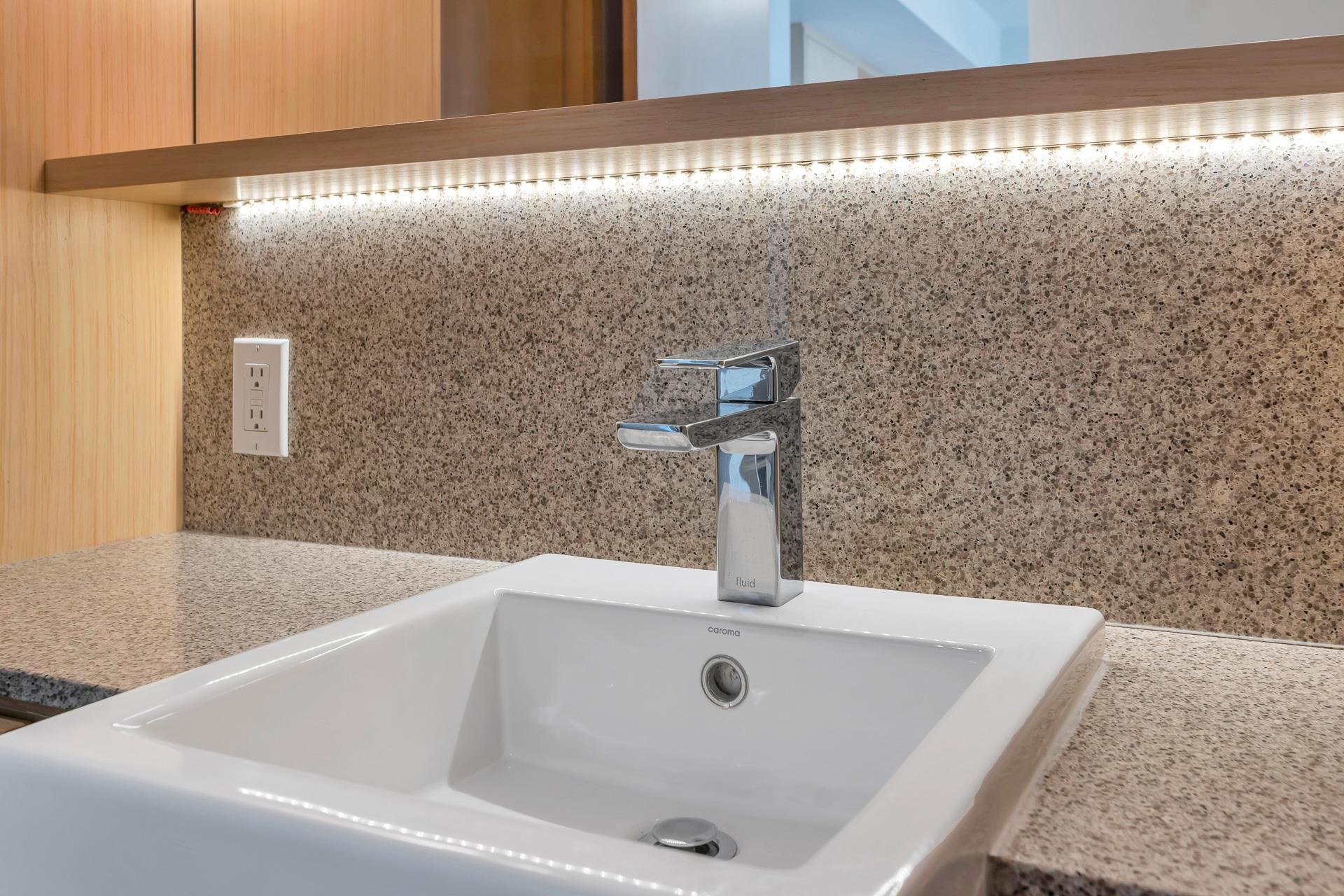 1607 13495 CENTRAL AVENUE Unit: 1607