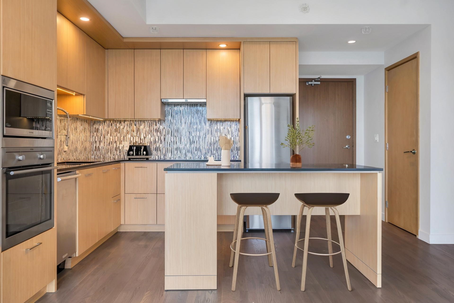 1607 13495 CENTRAL AVENUE Unit: 1607