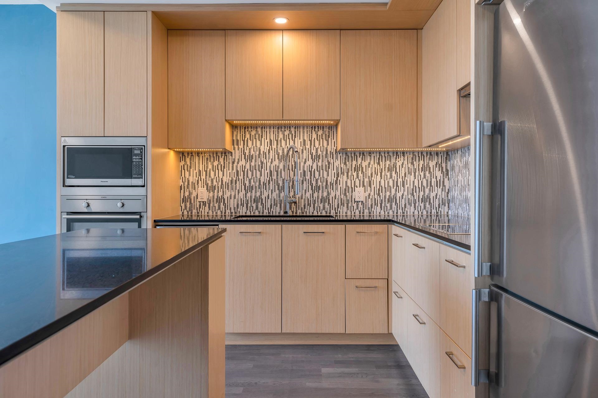 1607 13495 CENTRAL AVENUE Unit: 1607