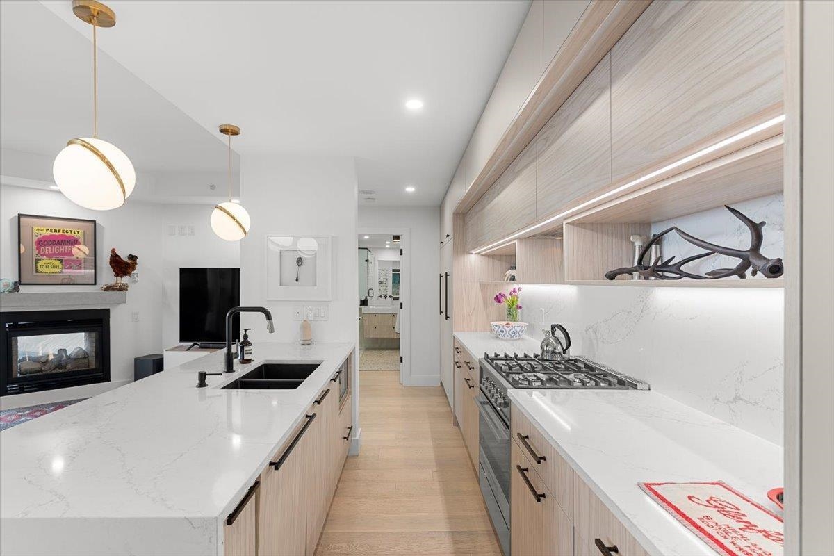 3001 969 RICHARDS STREET Unit: 3001