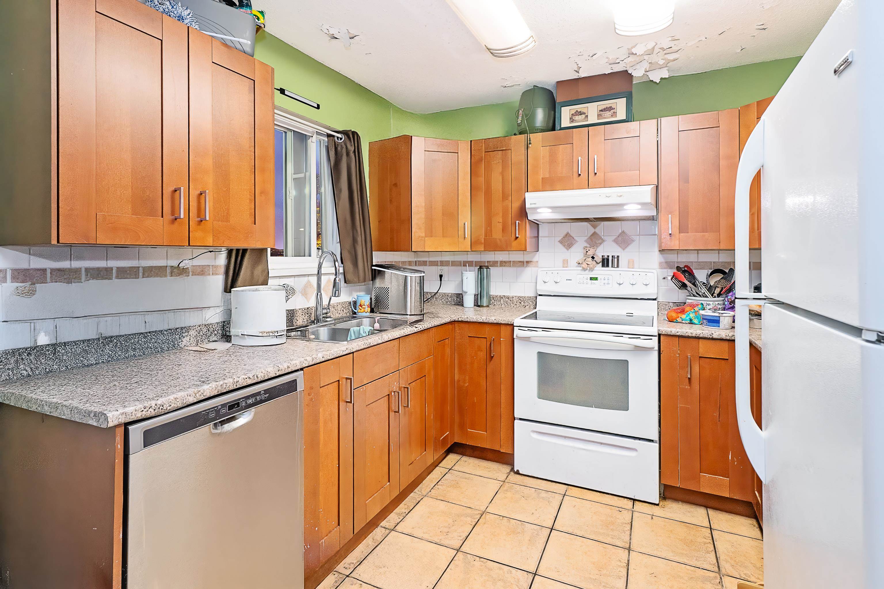 24 20630 118 AVENUE Unit: 24