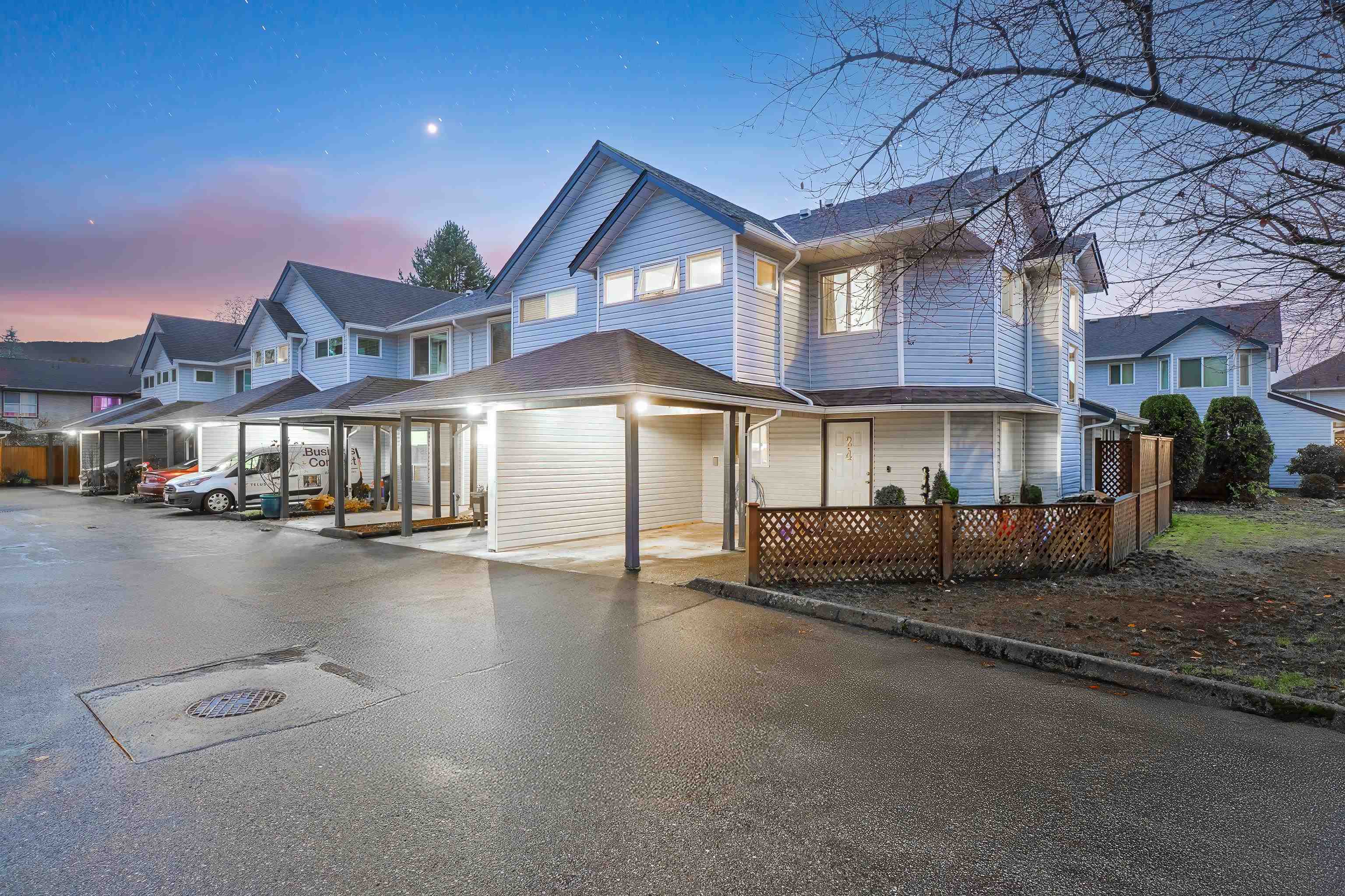 24 20630 118 AVENUE Unit: 24