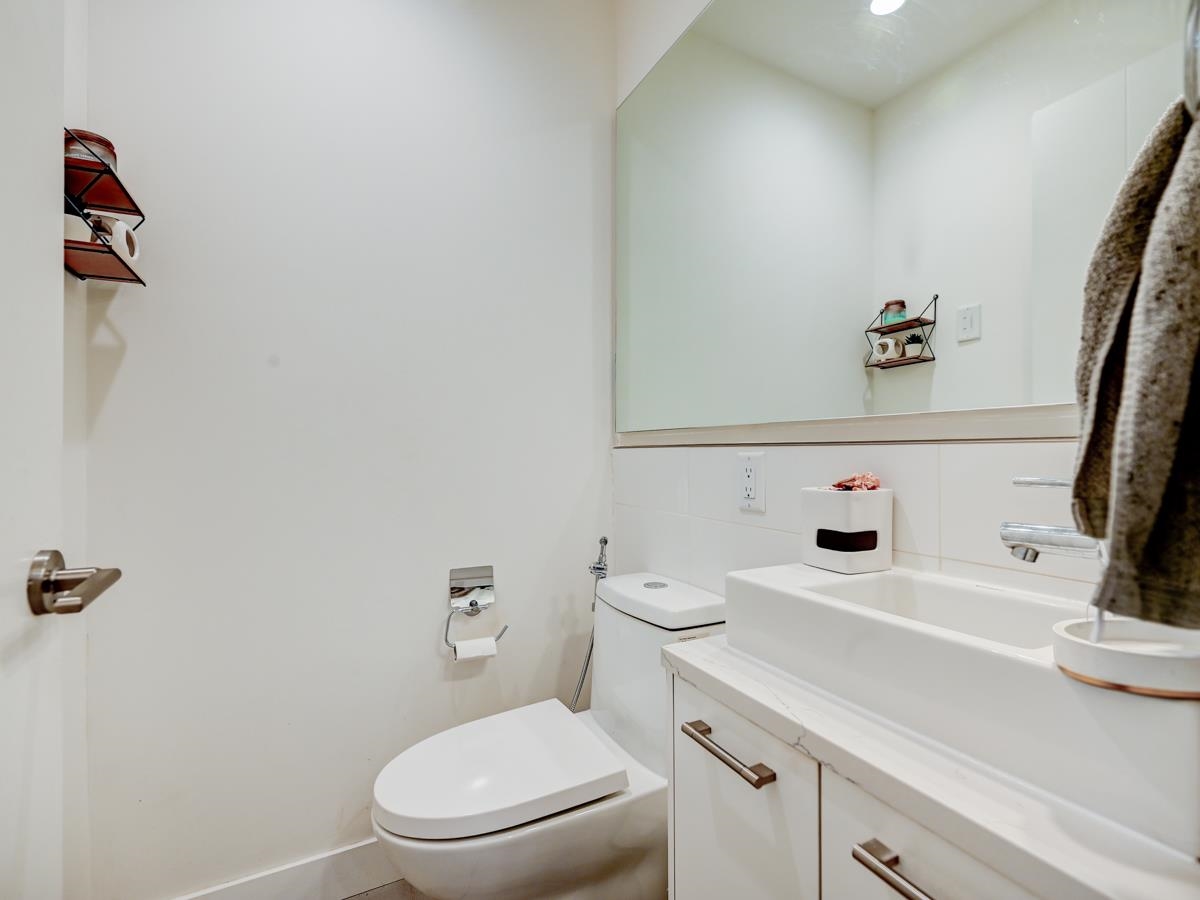 120 2035 GLENAIRE DRIVE Unit: 120