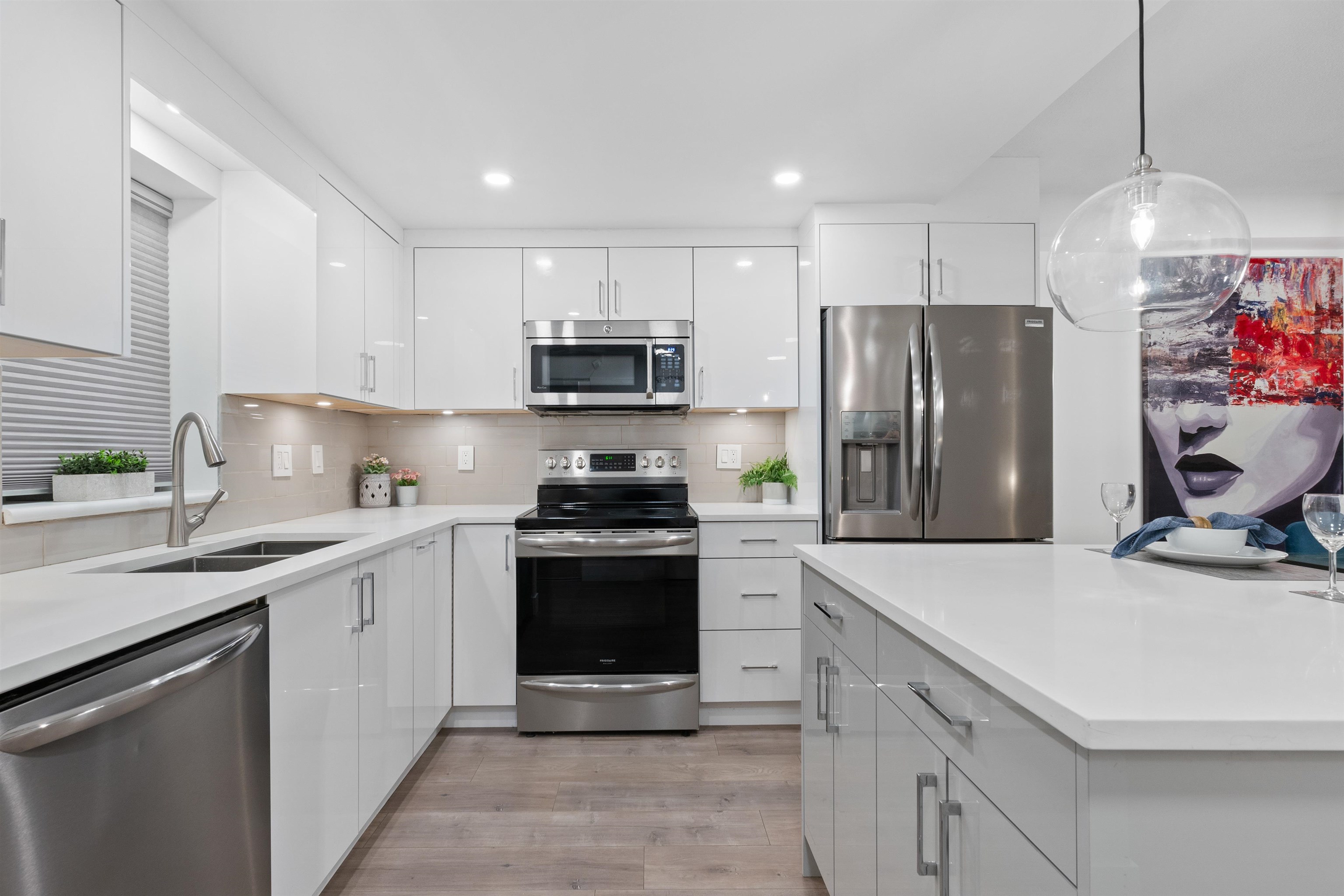 312 555 ABBOTT STREET STREET Unit: 312