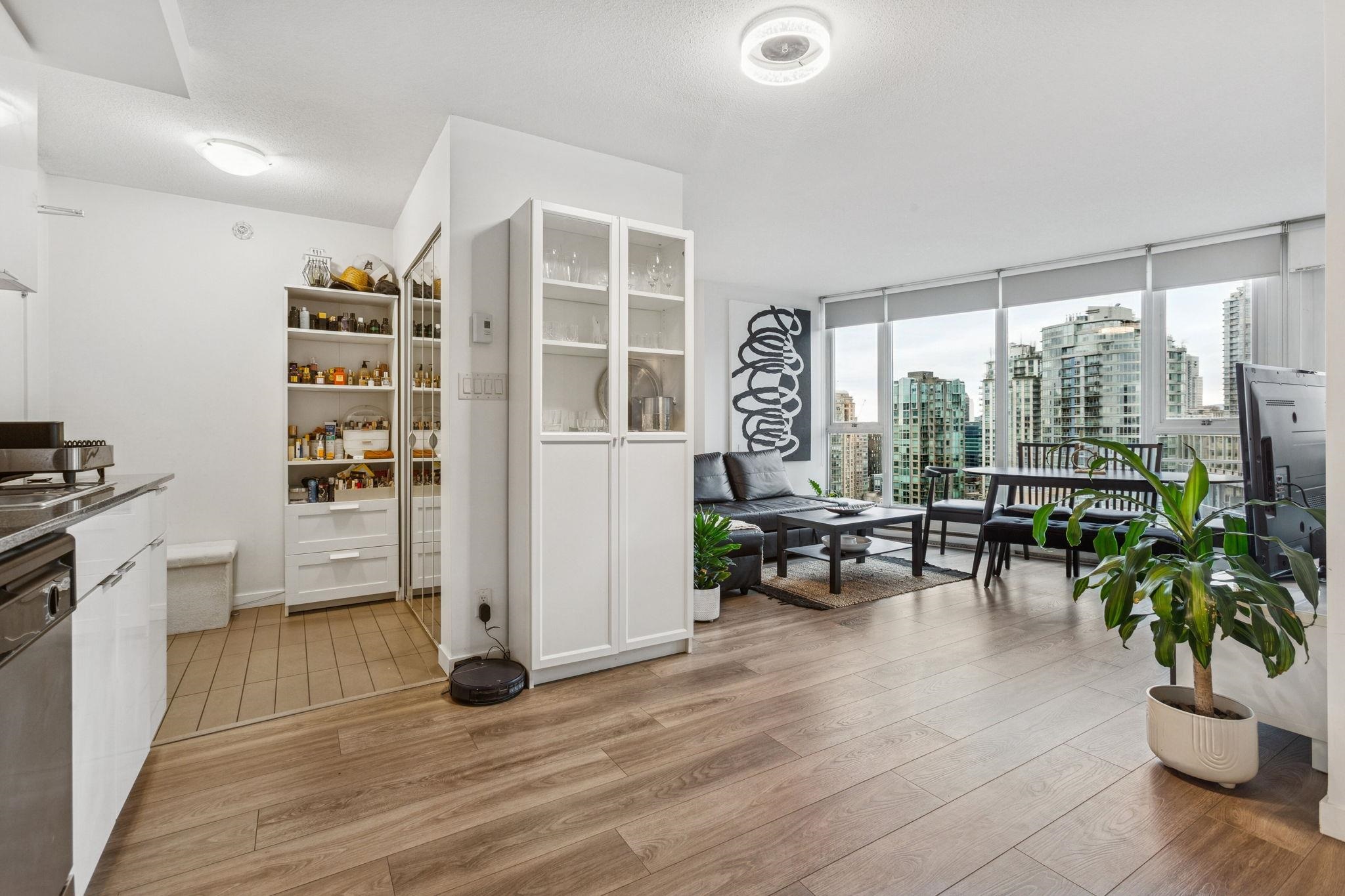 2810 233 ROBSON STREET Unit: 2810