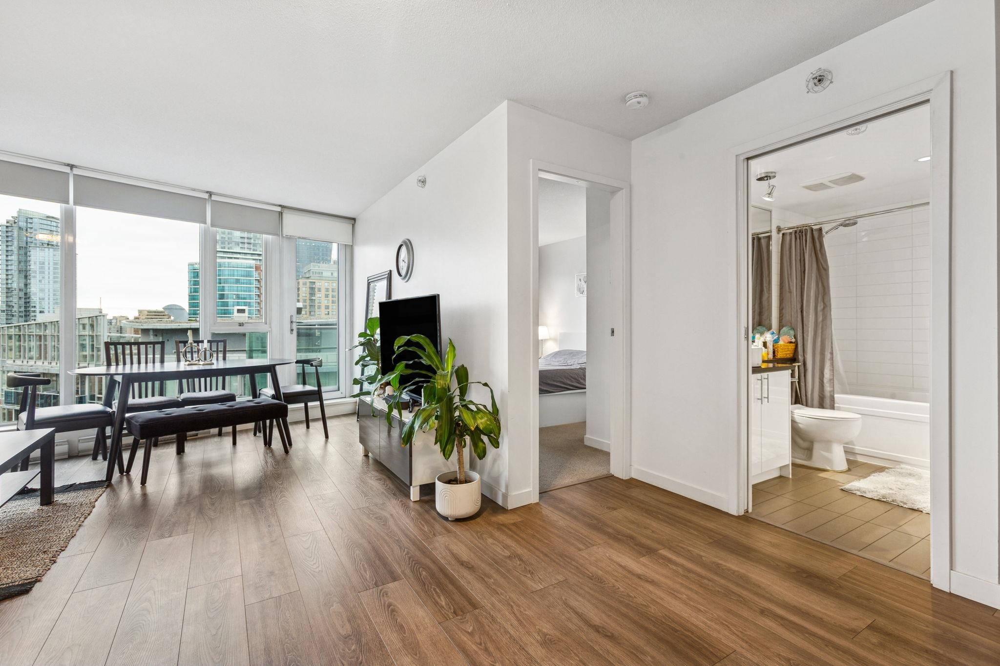 2810 233 ROBSON STREET Unit: 2810