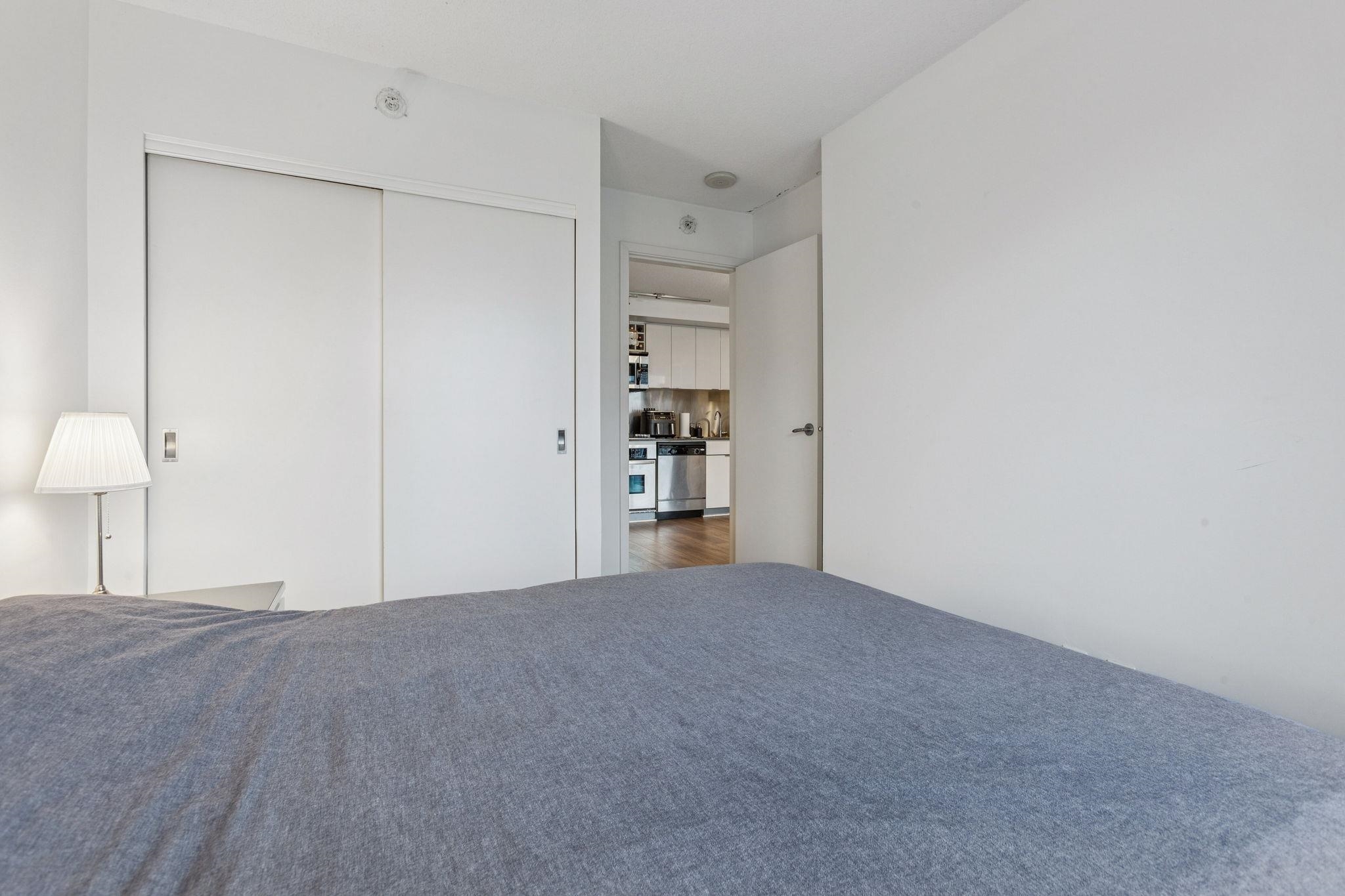 2810 233 ROBSON STREET Unit: 2810