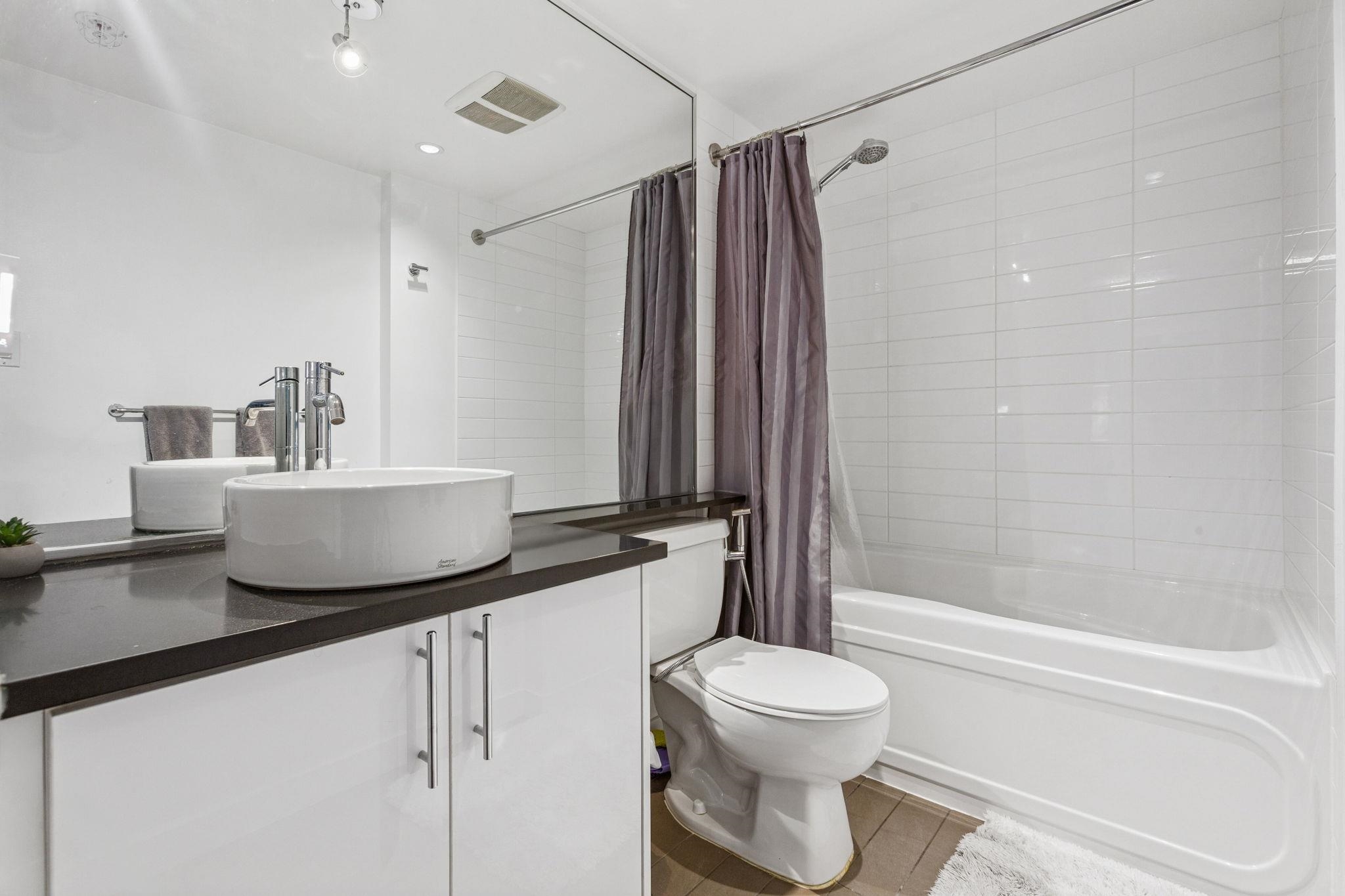 2810 233 ROBSON STREET Unit: 2810