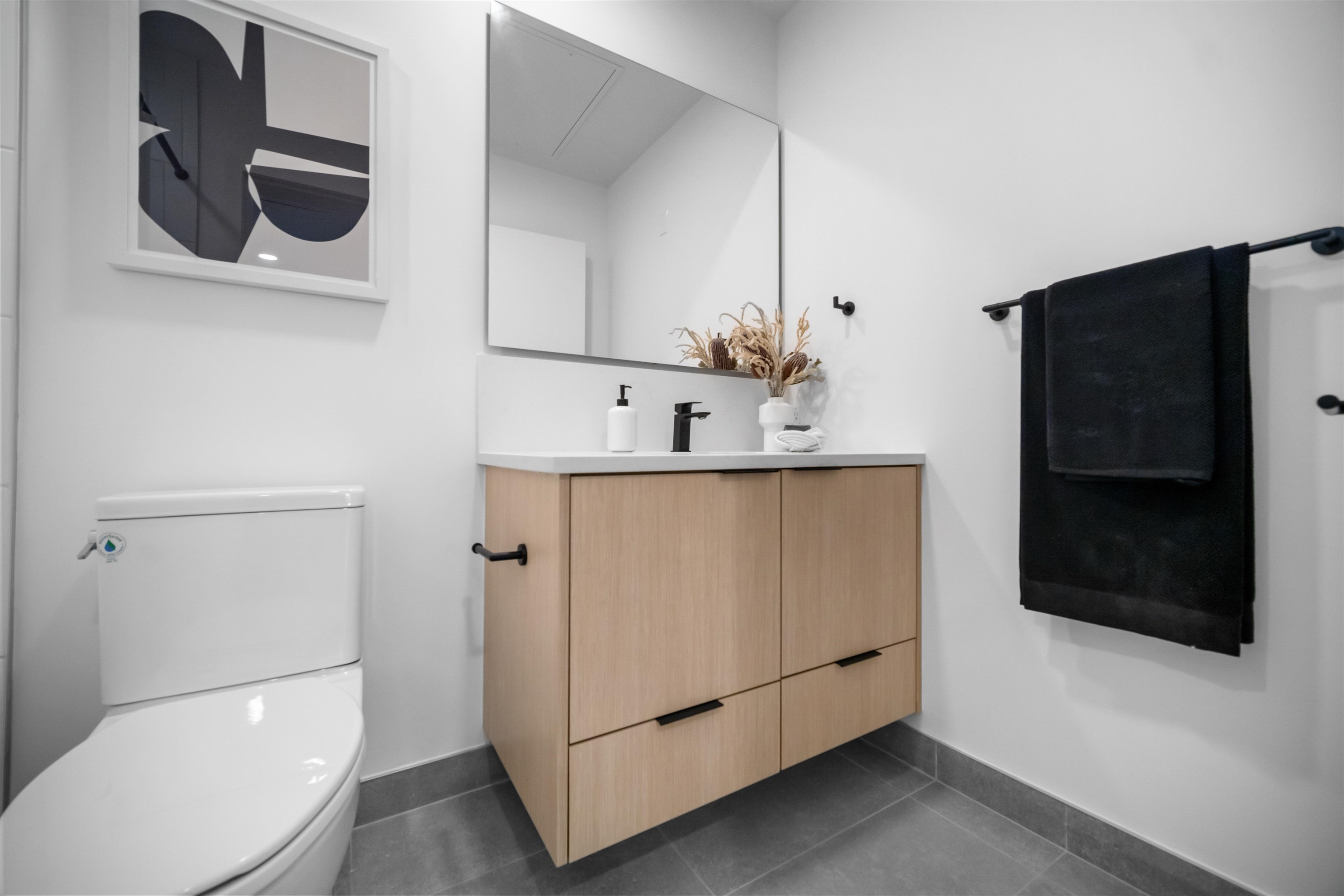 501 422 E 3RD STREET Unit: 501