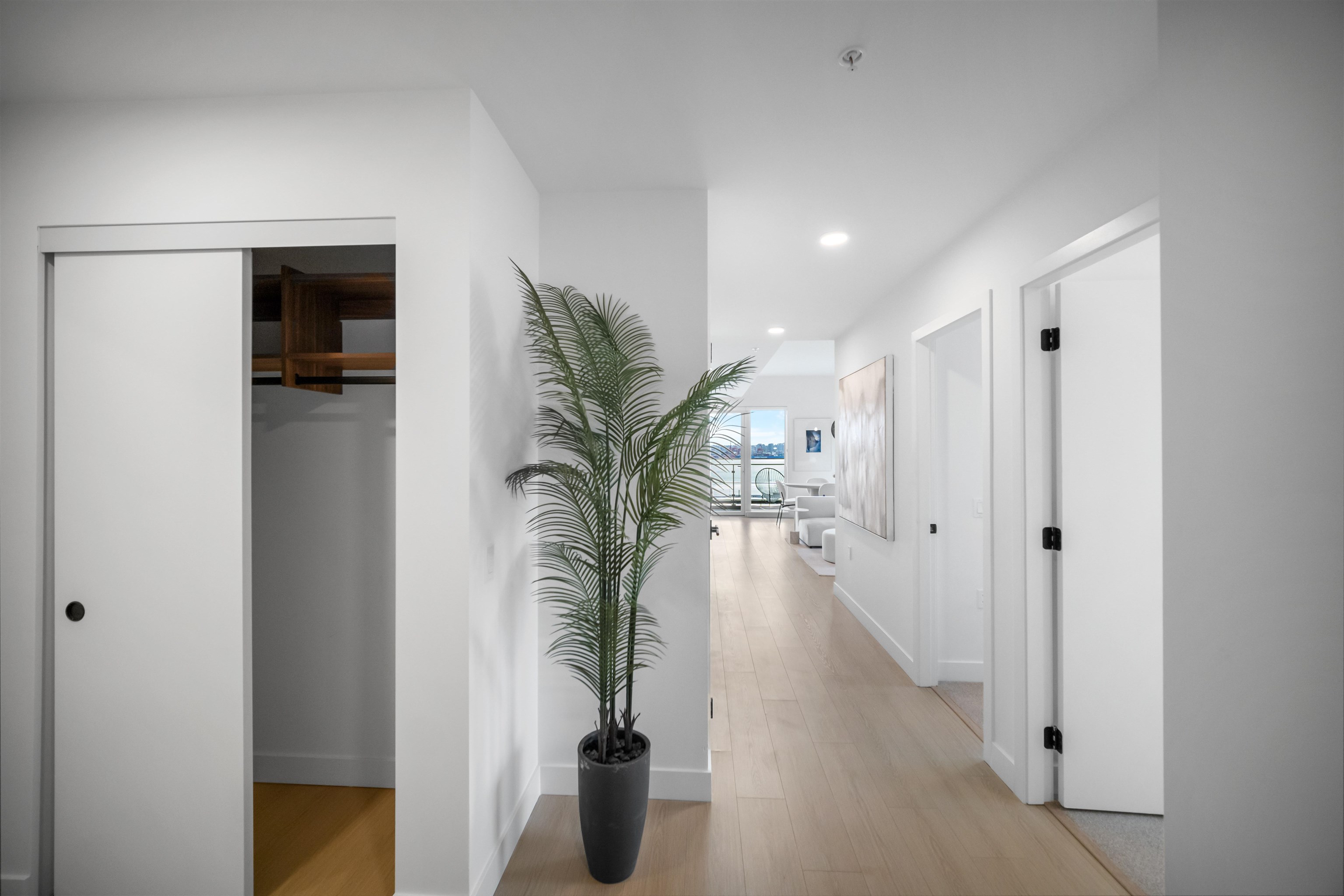 501 422 E 3RD STREET Unit: 501