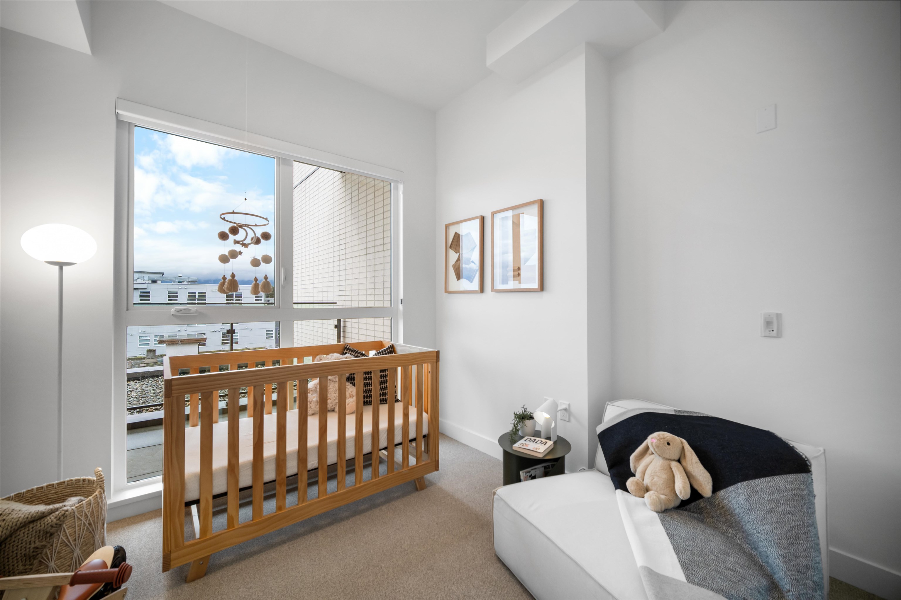 501 422 E 3RD STREET Unit: 501