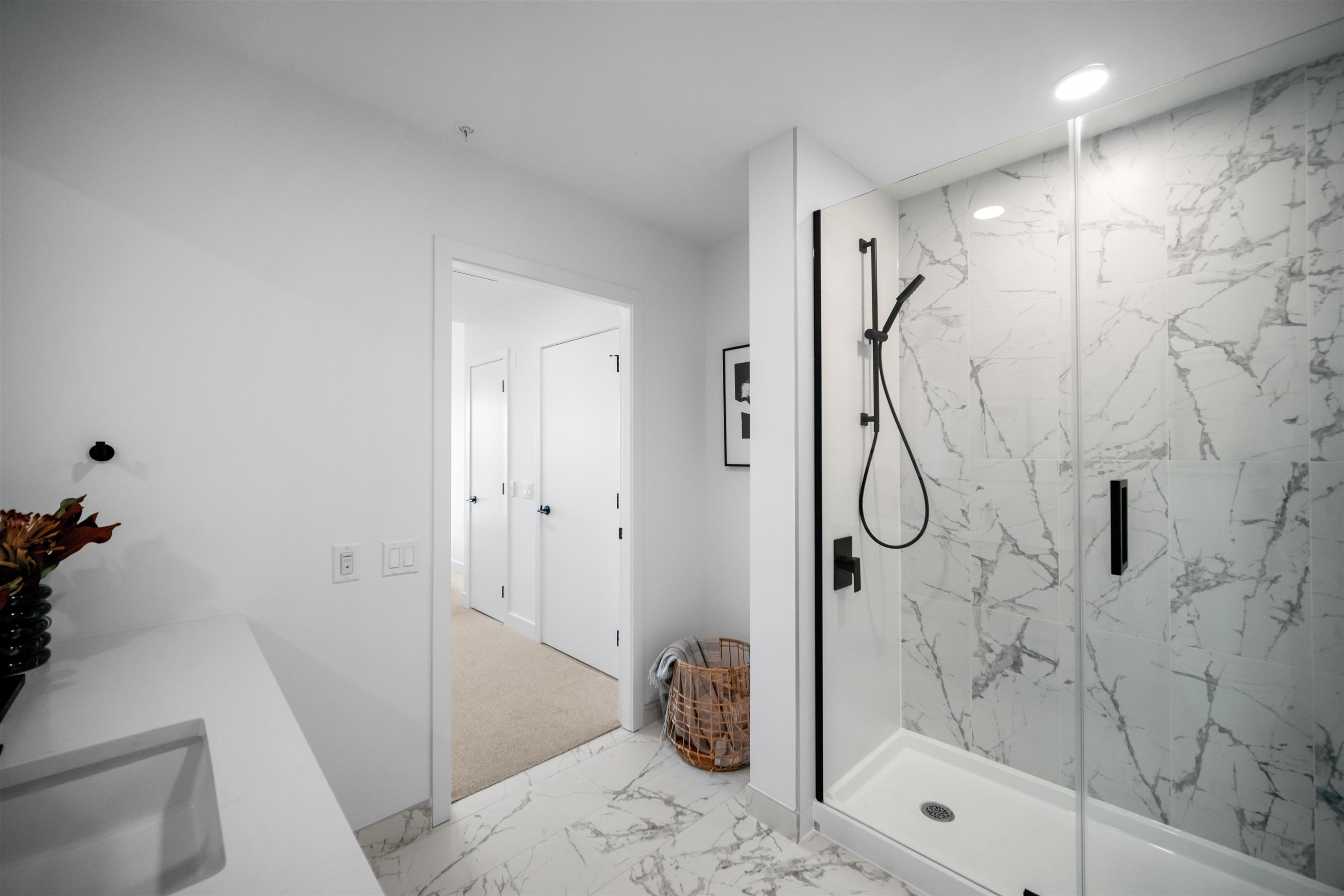 501 422 E 3RD STREET Unit: 501