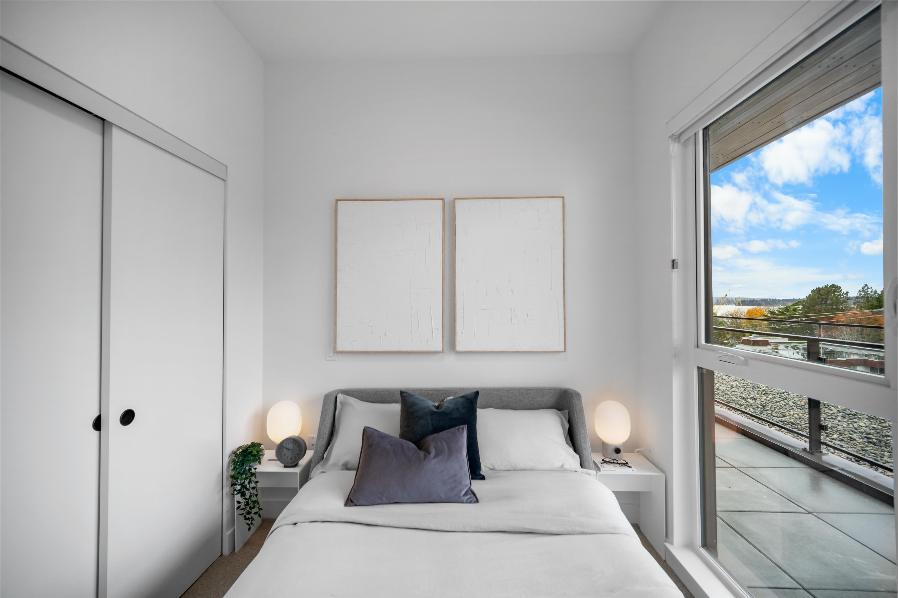 501 422 E 3RD STREET Unit: 501