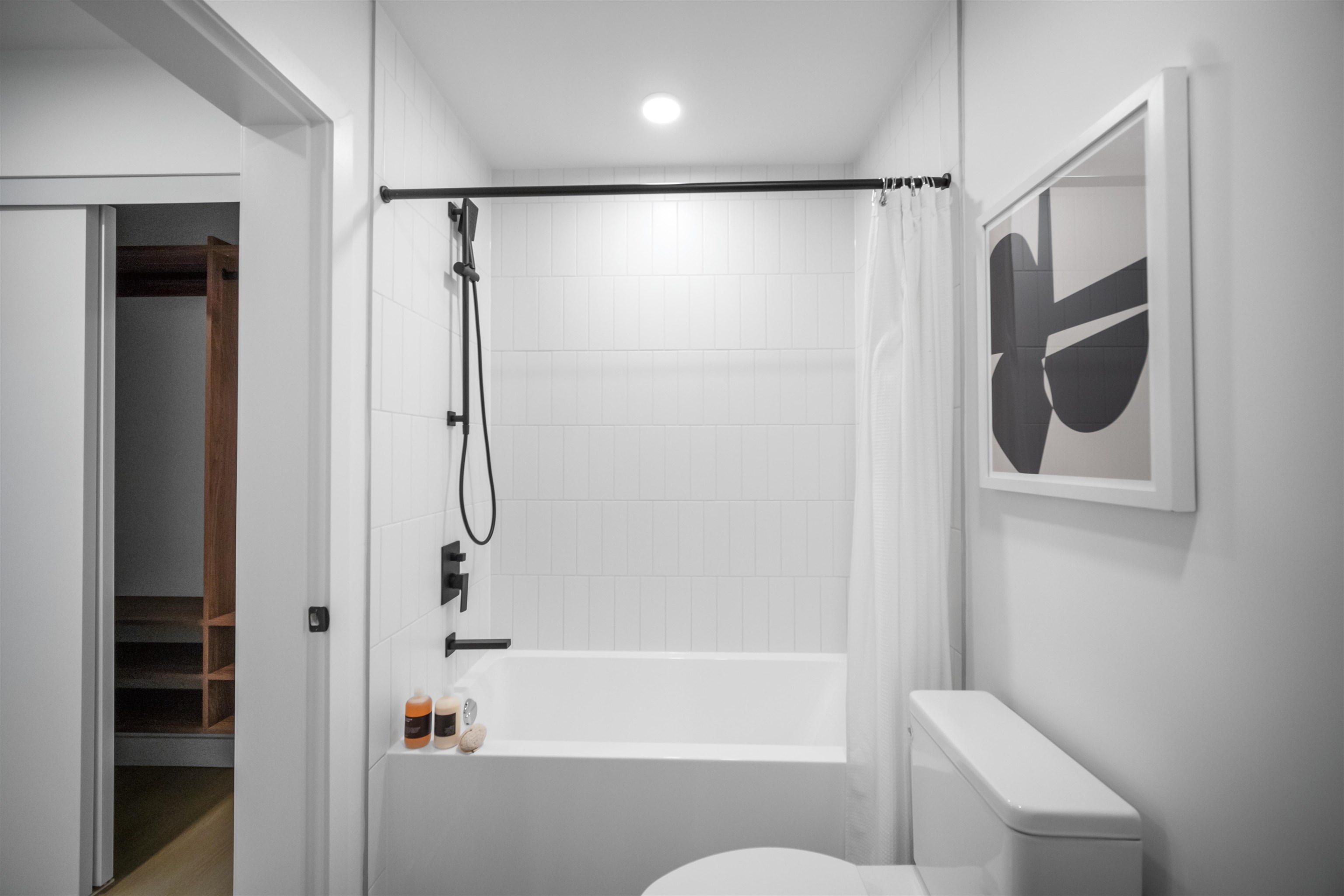 501 422 E 3RD STREET Unit: 501