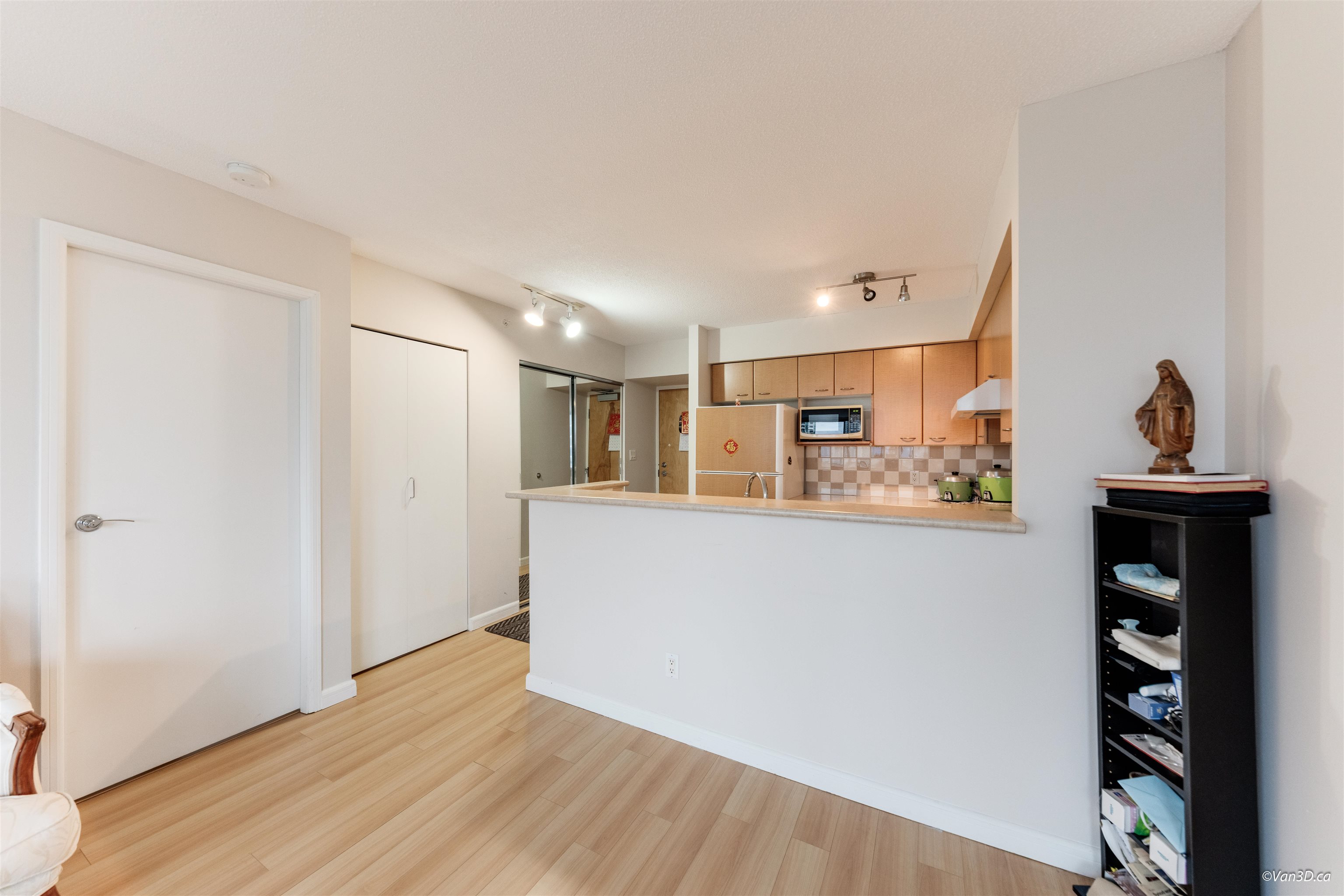 805 6088 WILLINGDON AVENUE Unit: 805