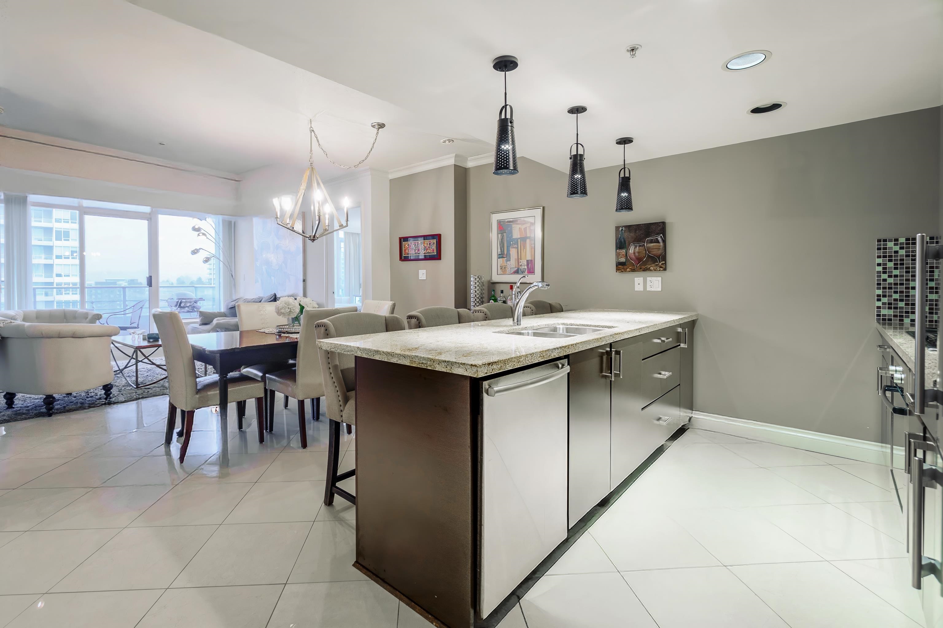 903 133 E ESPLANADE Unit: 903