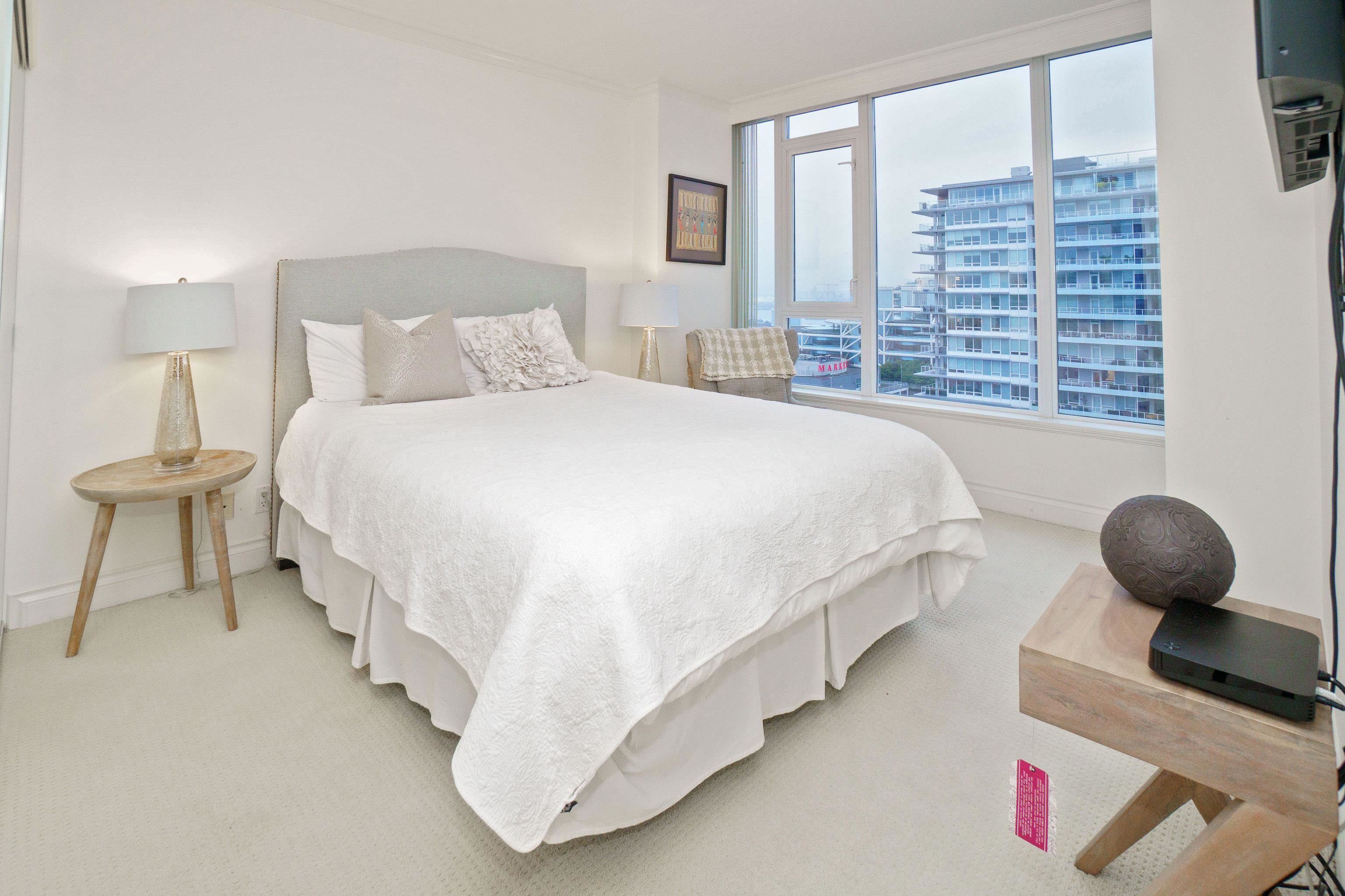 903 133 E ESPLANADE Unit: 903