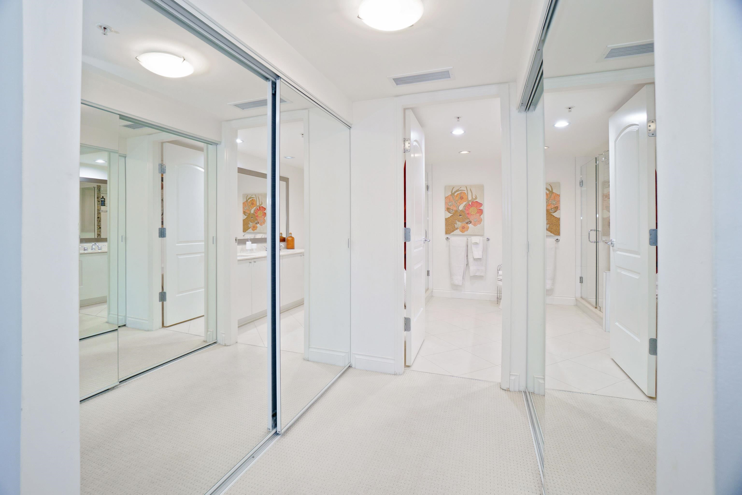 903 133 E ESPLANADE Unit: 903