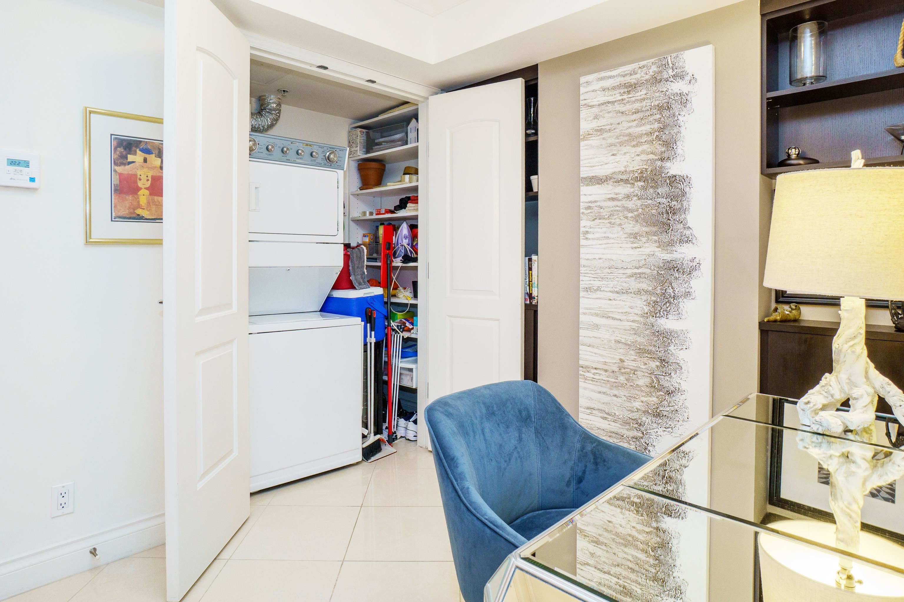 903 133 E ESPLANADE Unit: 903