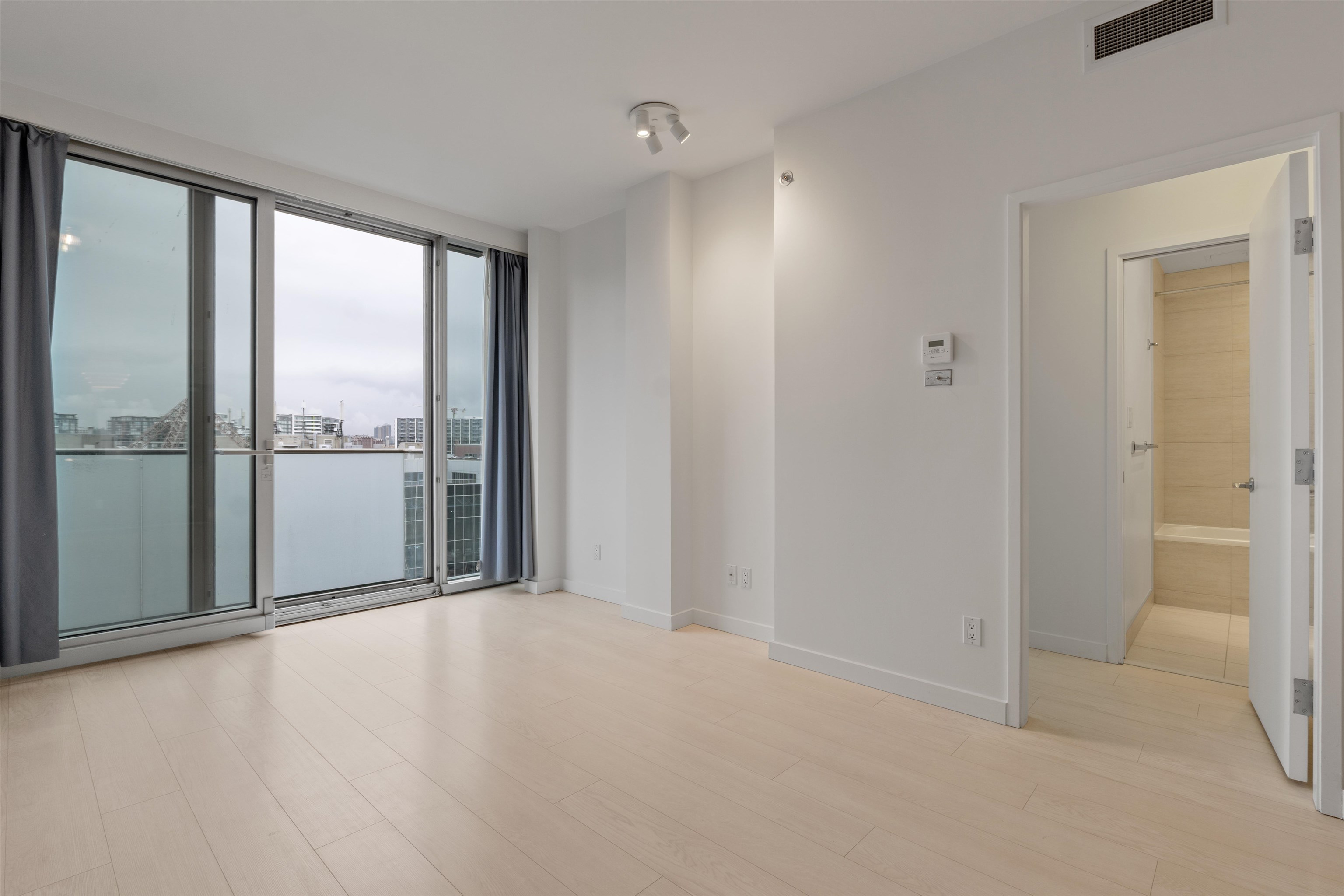 713 8080 CAMBIE ROAD Unit: 713