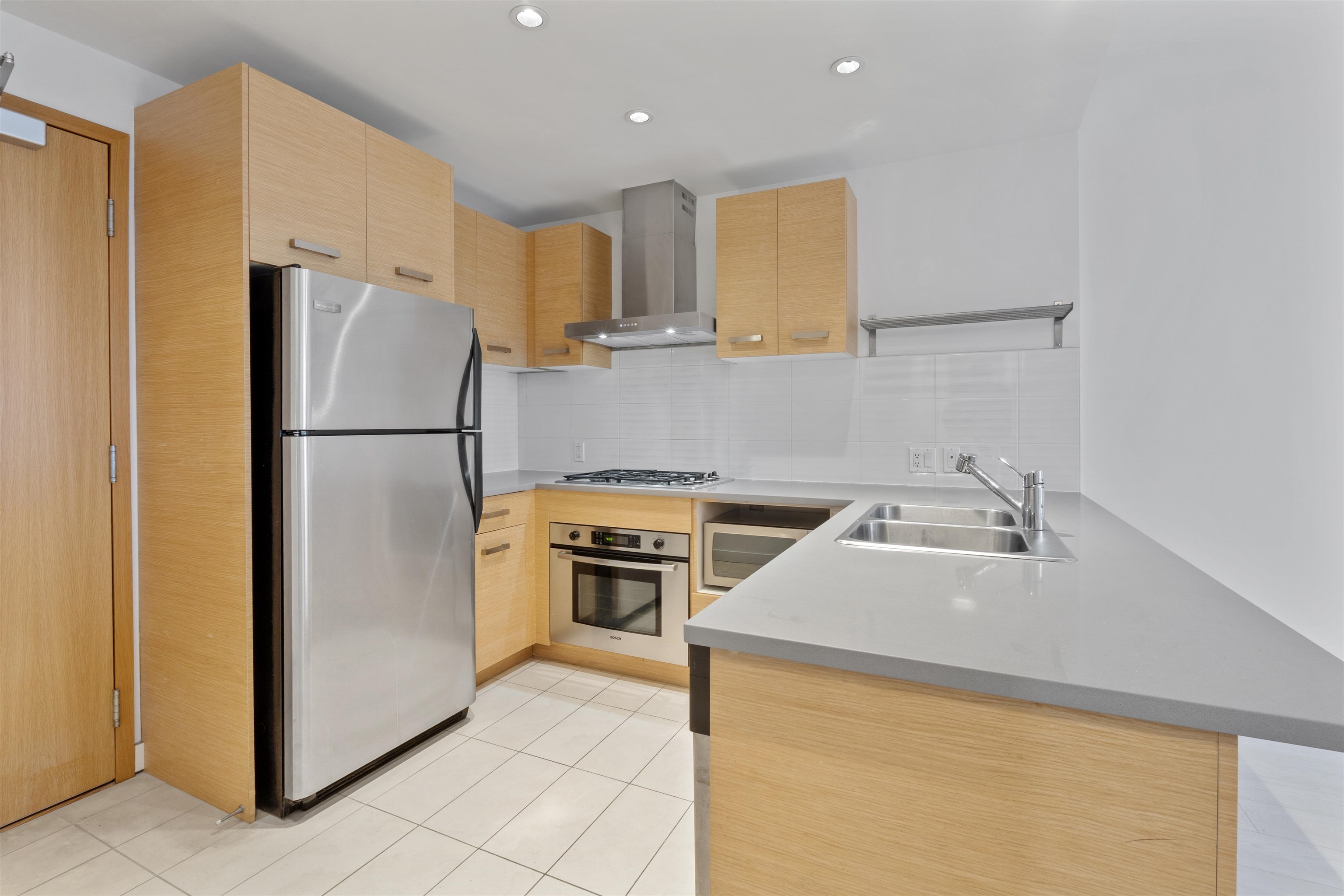 713 8080 CAMBIE ROAD Unit: 713