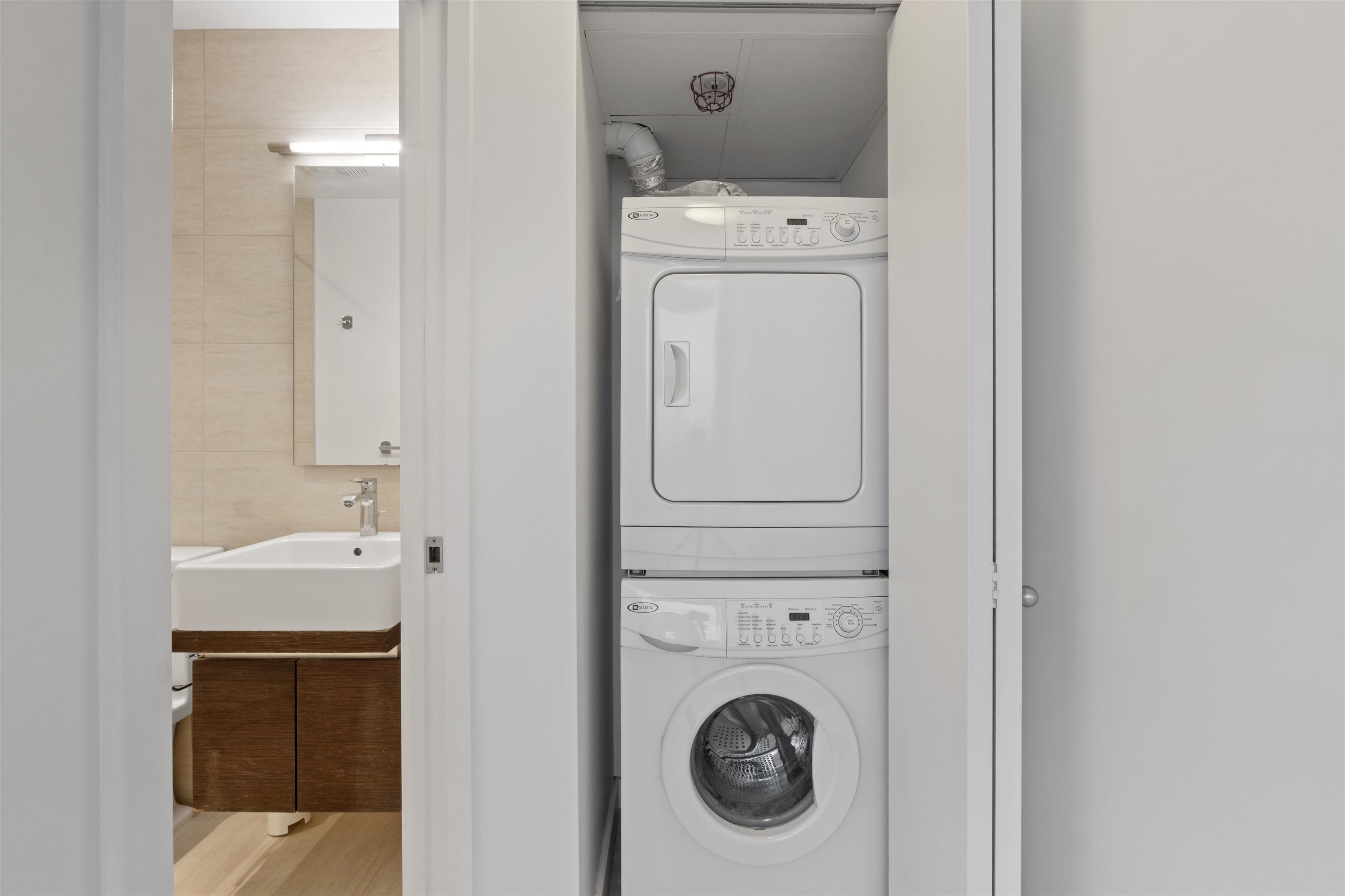 713 8080 CAMBIE ROAD Unit: 713