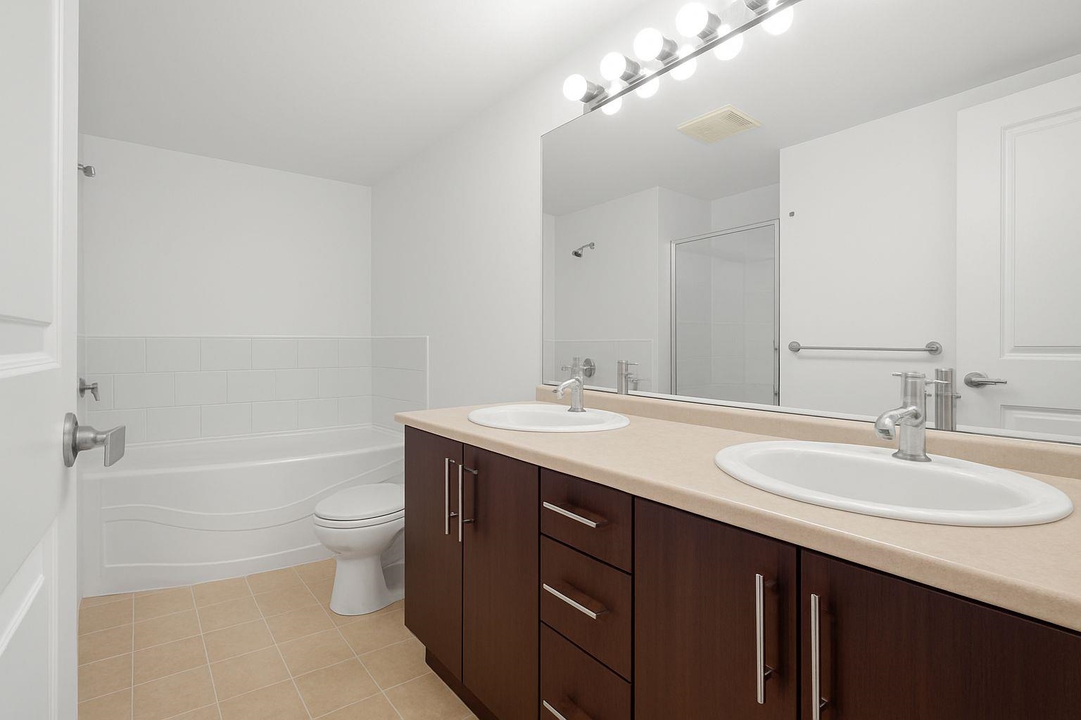 206 700 KLAHANIE DRIVE Unit: 206