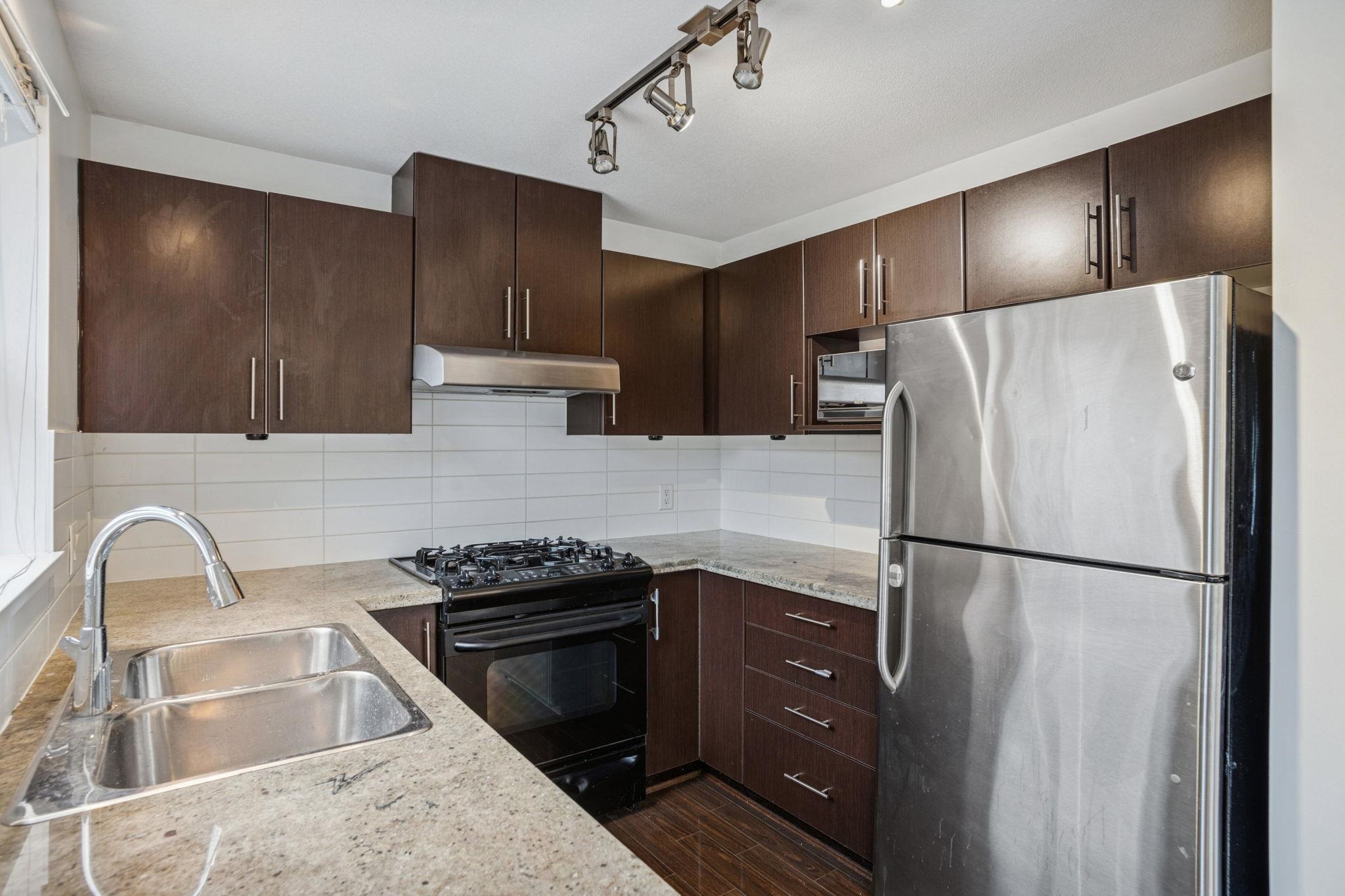 206 700 KLAHANIE DRIVE Unit: 206