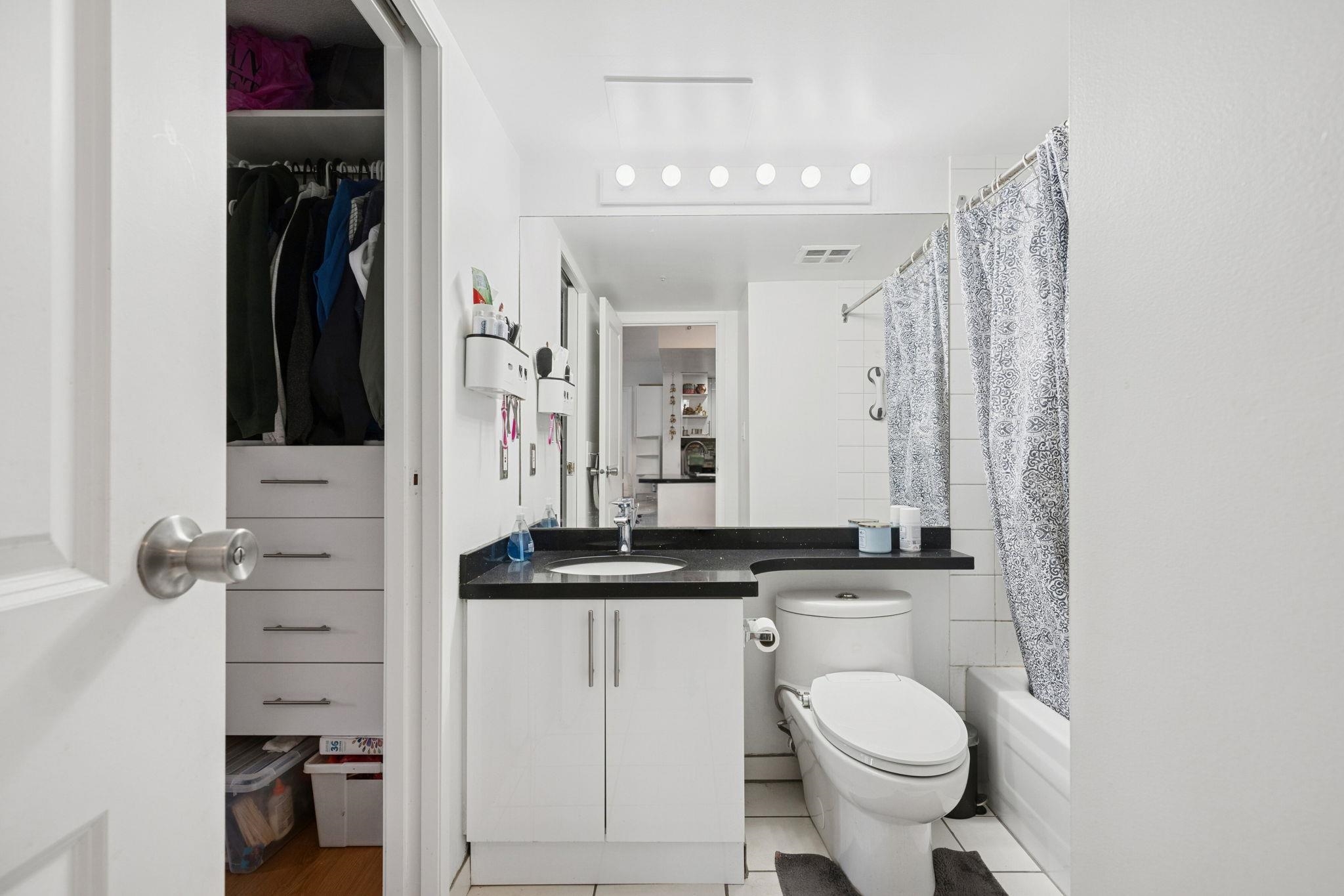 1402 828 AGNES STREET Unit: 1402