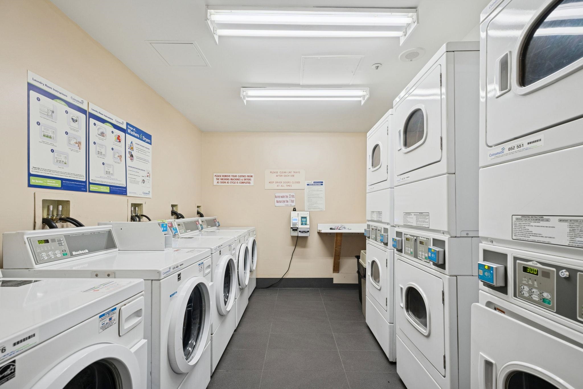 1402 828 AGNES STREET Unit: 1402