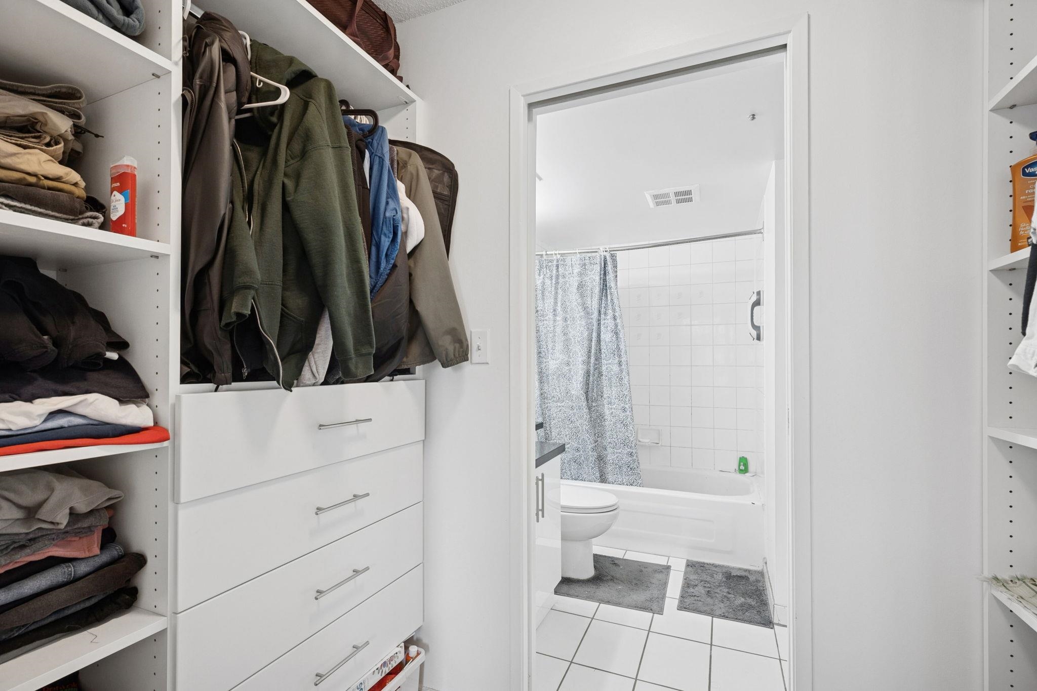 1402 828 AGNES STREET Unit: 1402