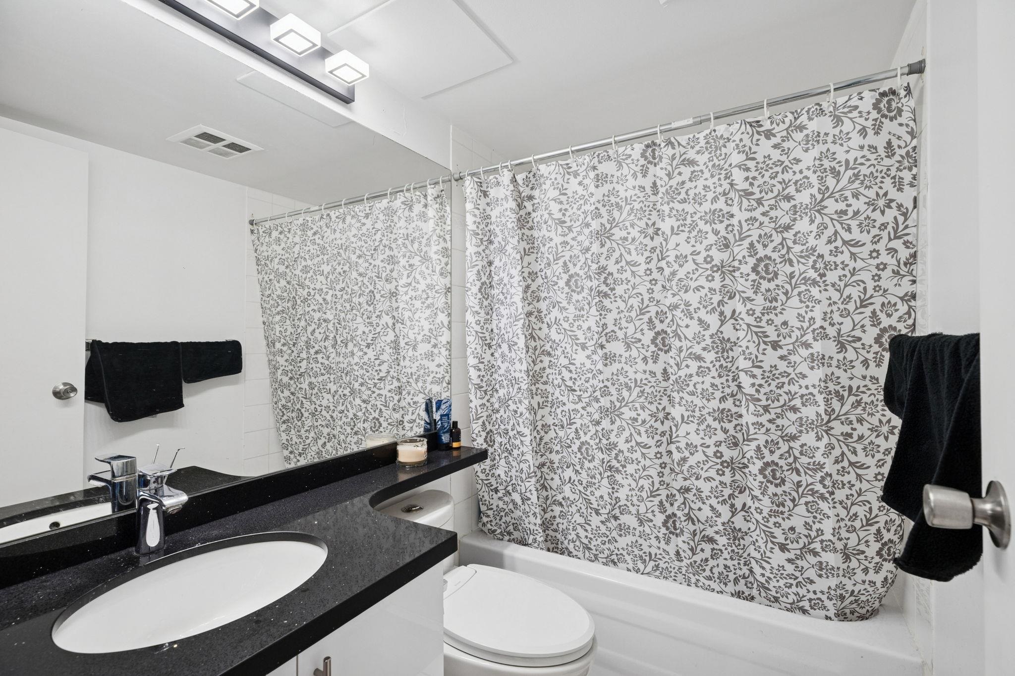 1402 828 AGNES STREET Unit: 1402