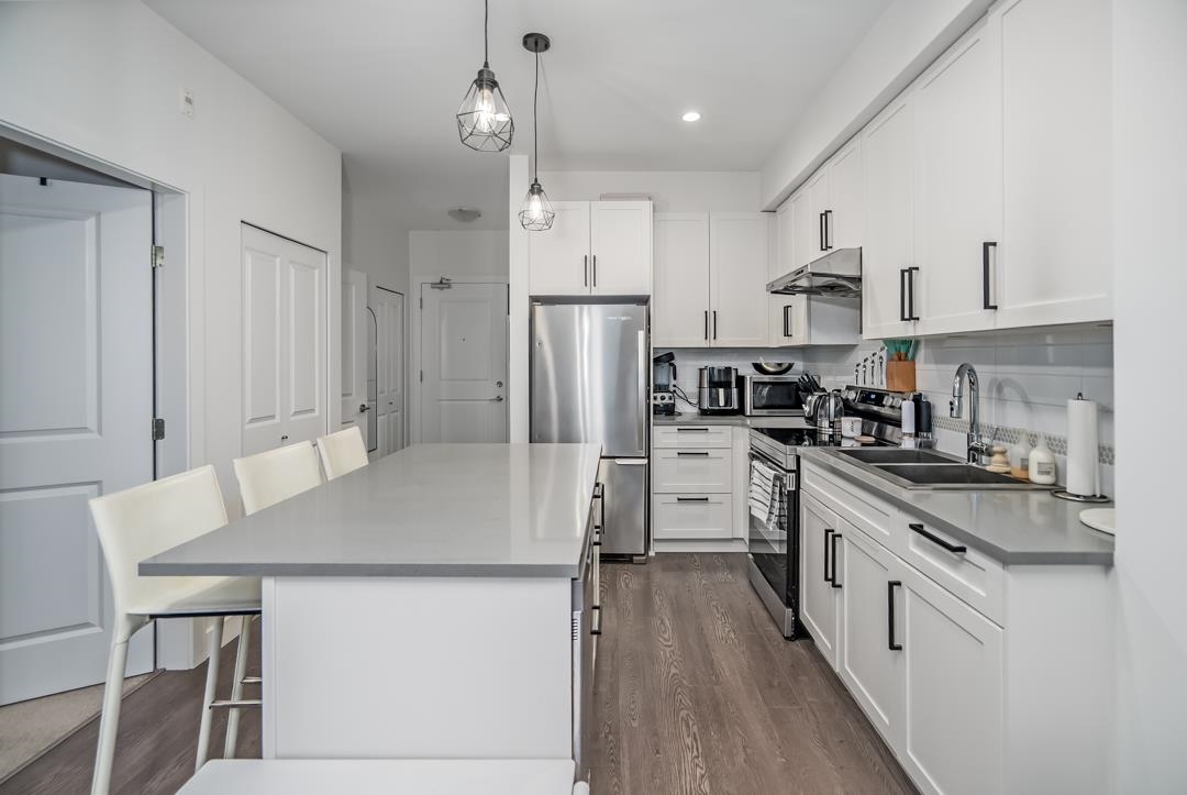 213 8360 DELSOM WAY Unit: 213