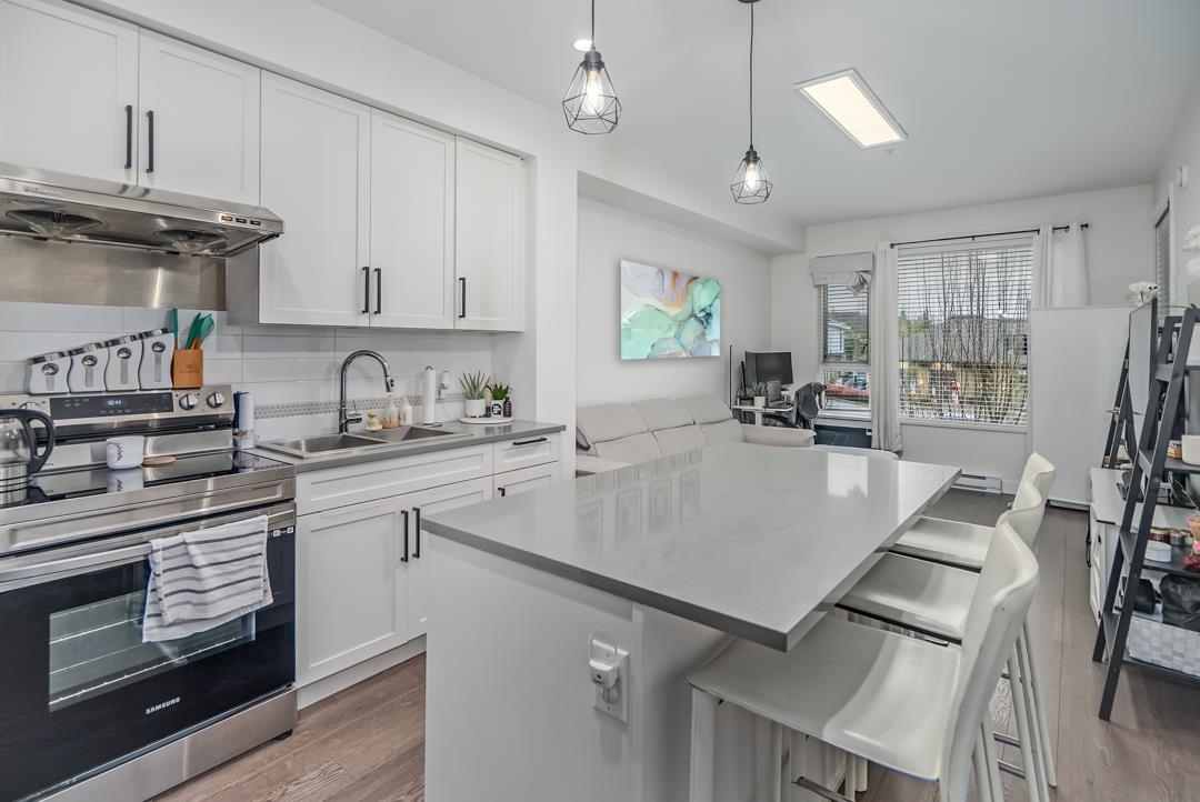 213 8360 DELSOM WAY Unit: 213