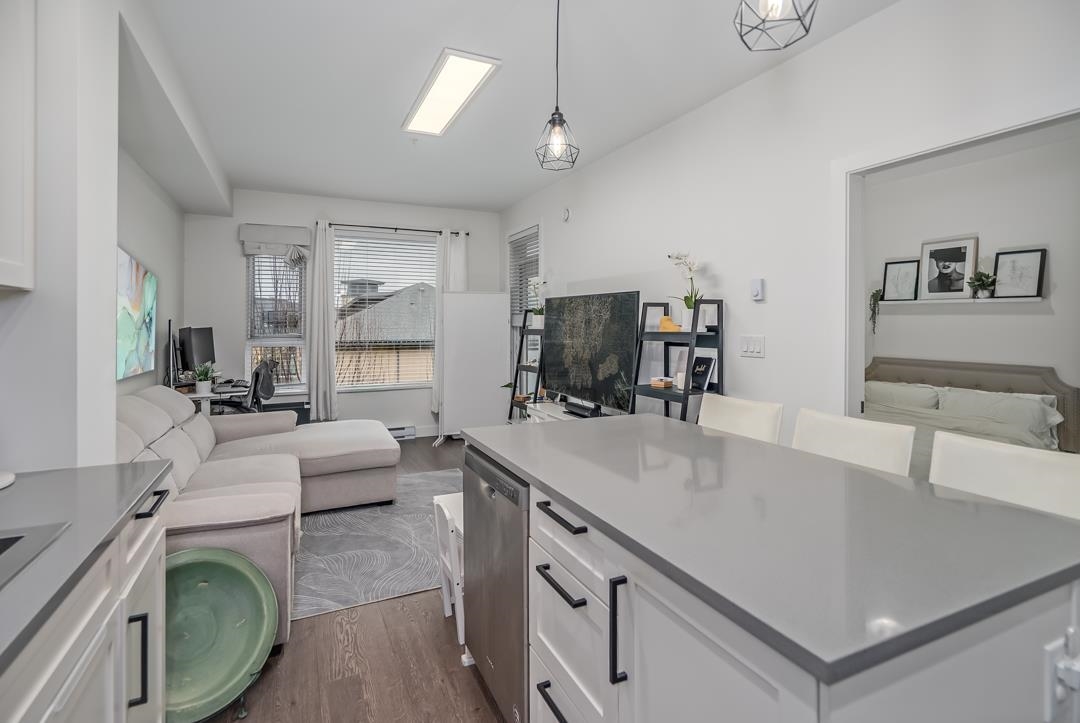 213 8360 DELSOM WAY Unit: 213