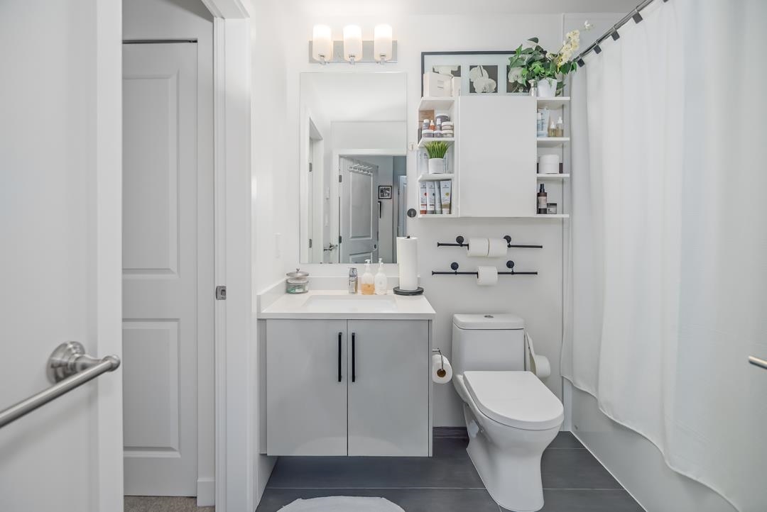 213 8360 DELSOM WAY Unit: 213