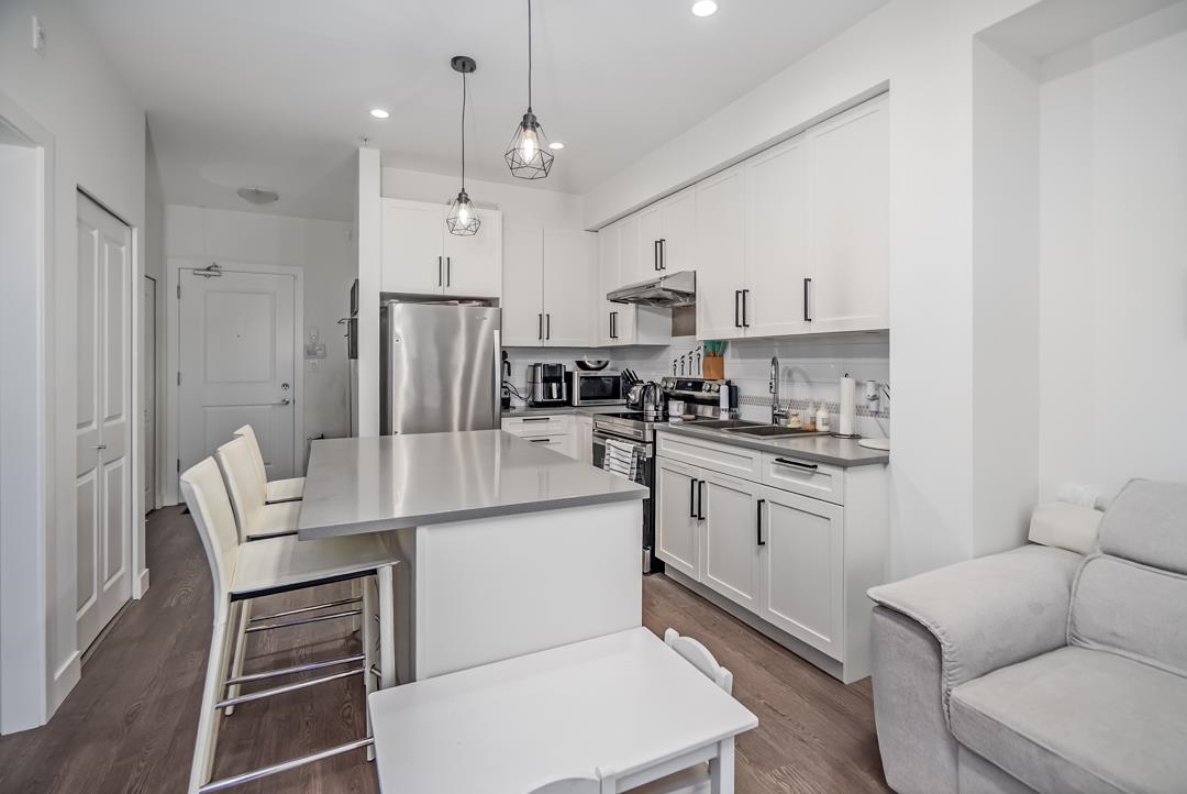 213 8360 DELSOM WAY Unit: 213