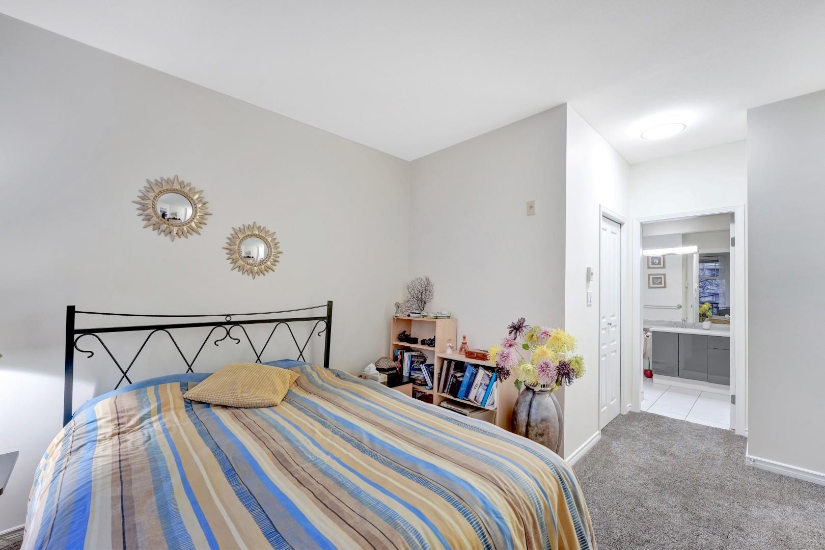 208 588 TWELFTH STREET Unit: 208