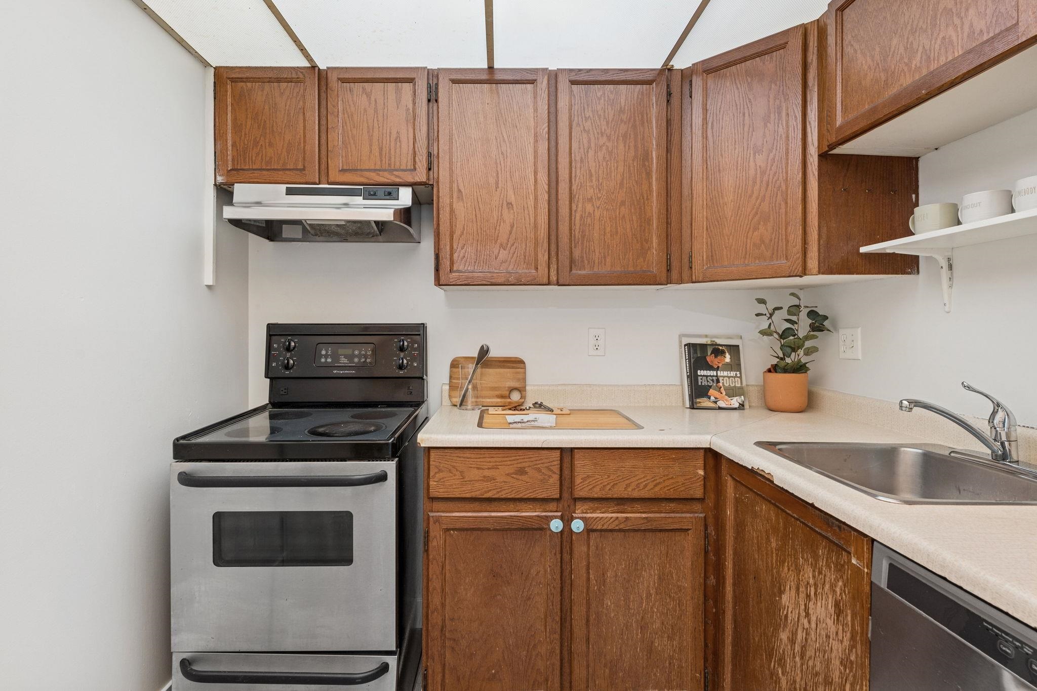 106 8511 WESTMINSTER HIGHWAY Unit: 106