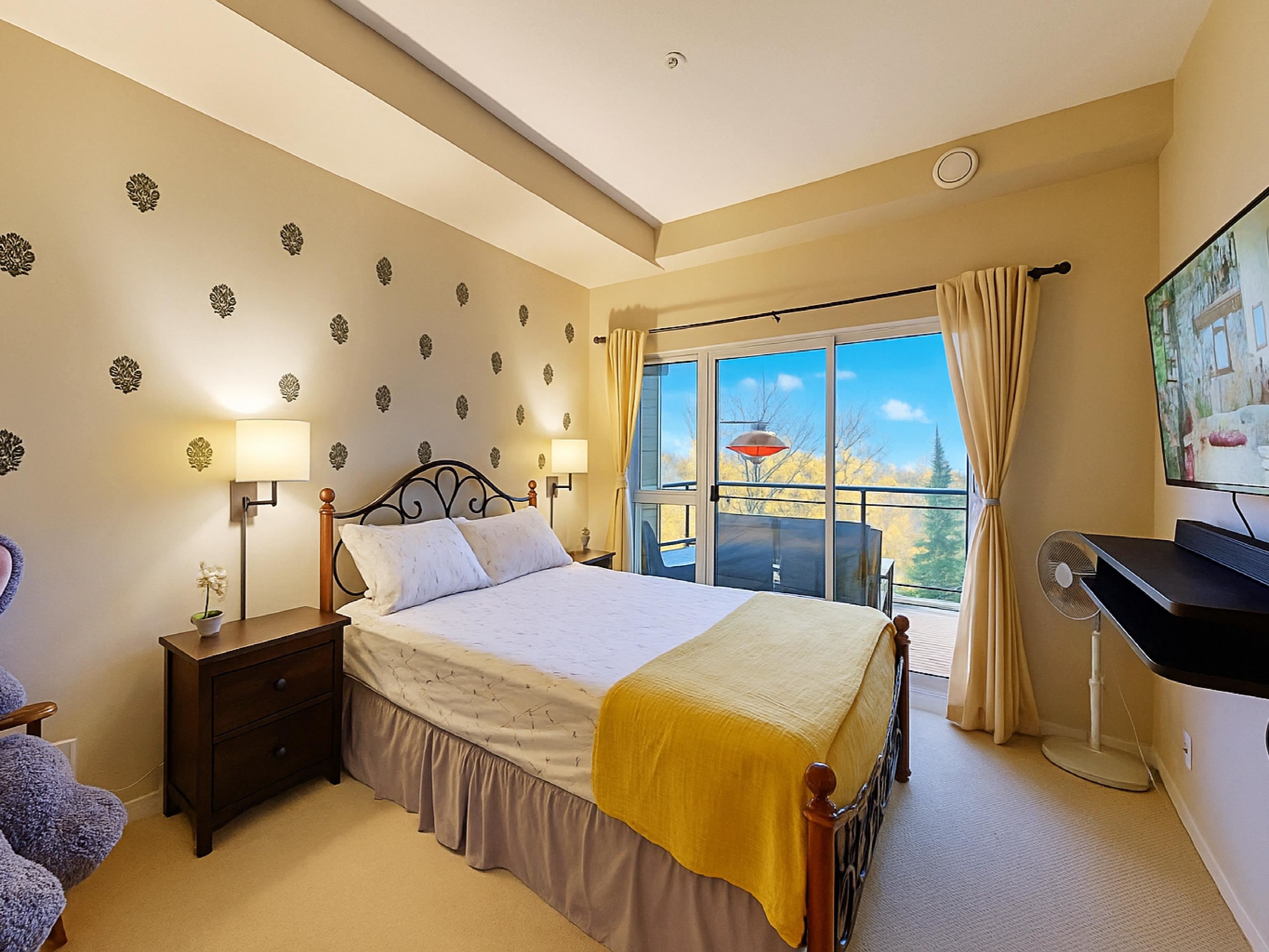 208 250 SALTER STREET Unit: 208