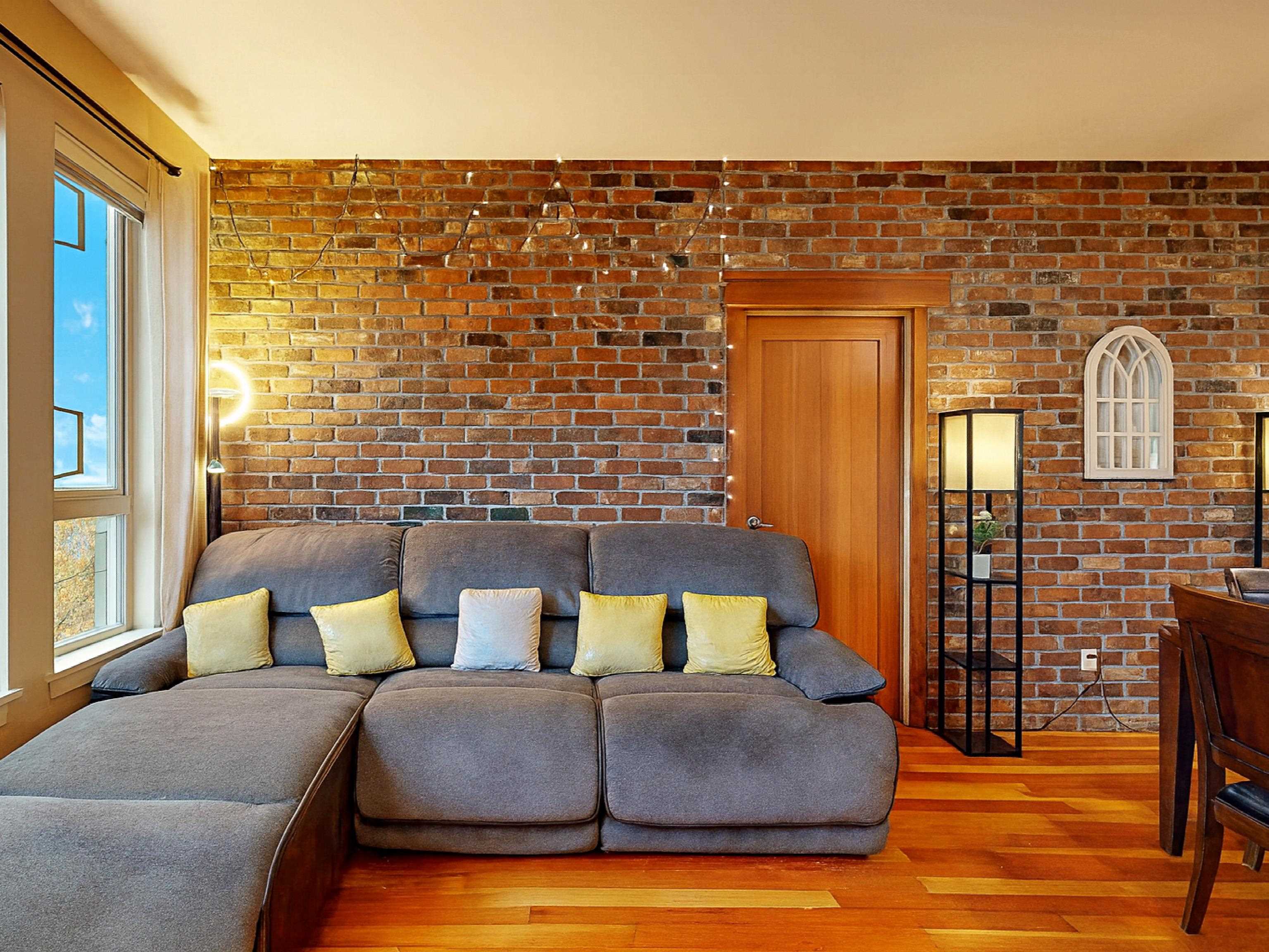 208 250 SALTER STREET Unit: 208