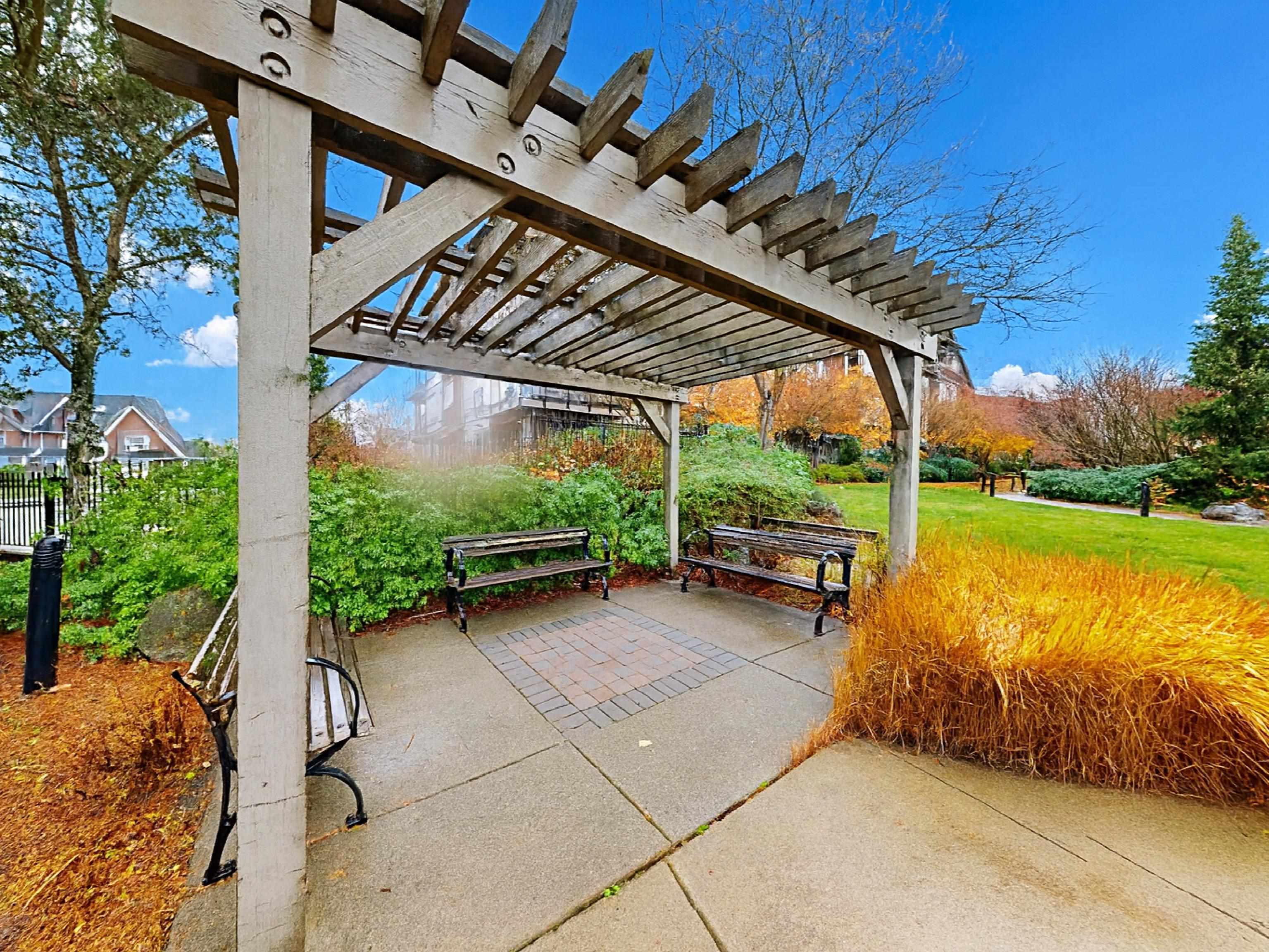 208 250 SALTER STREET Unit: 208